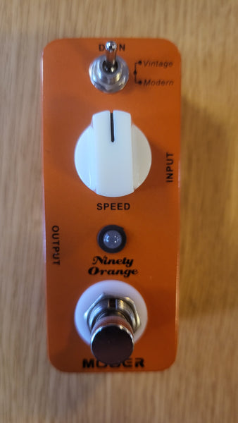 Mooer Ninety Orange Analog Phaser pedal