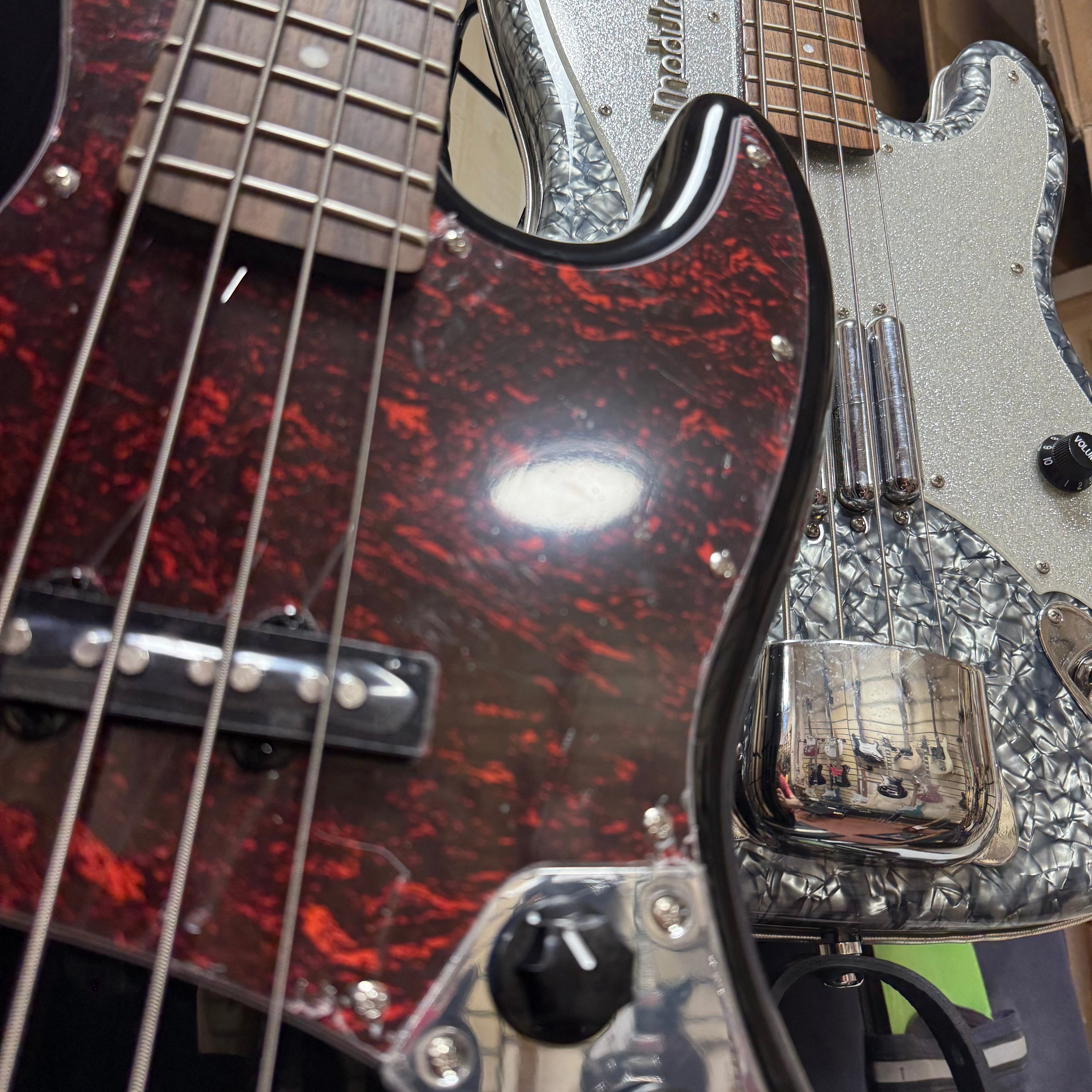 Bass Guitars Pre-Loved