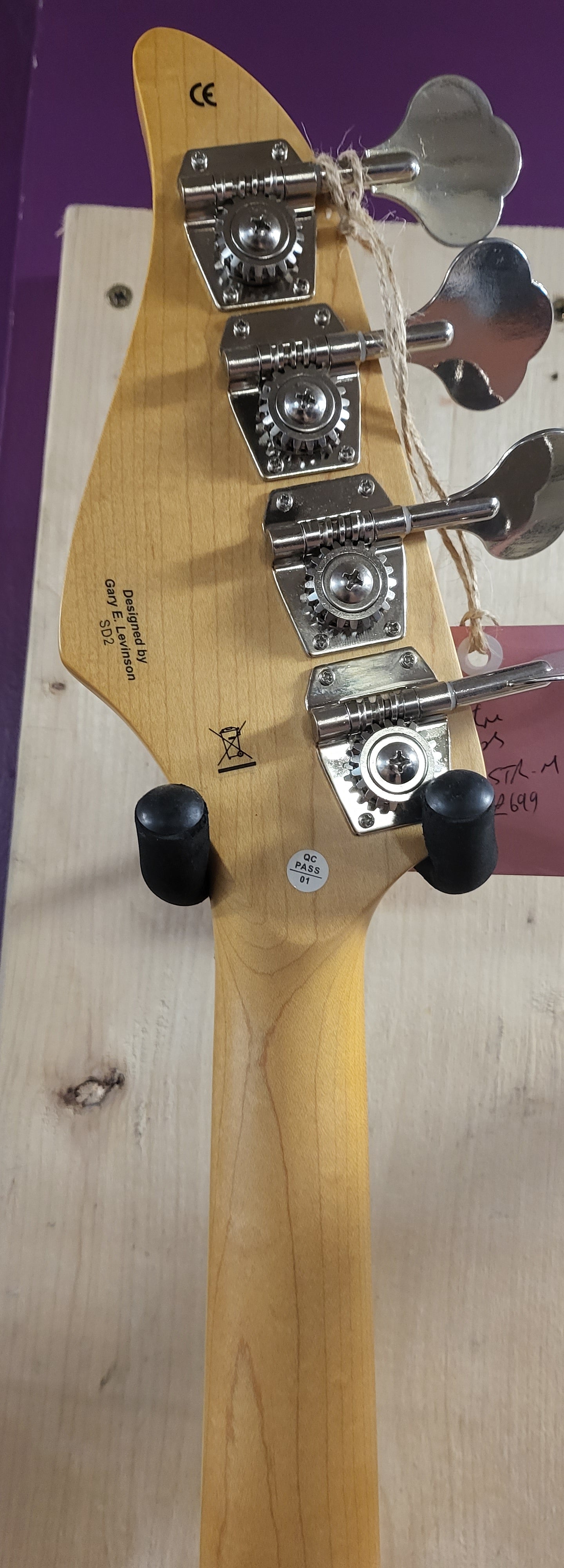 Sceptre SD2 OB-M Desoto Deluxe See Through Red