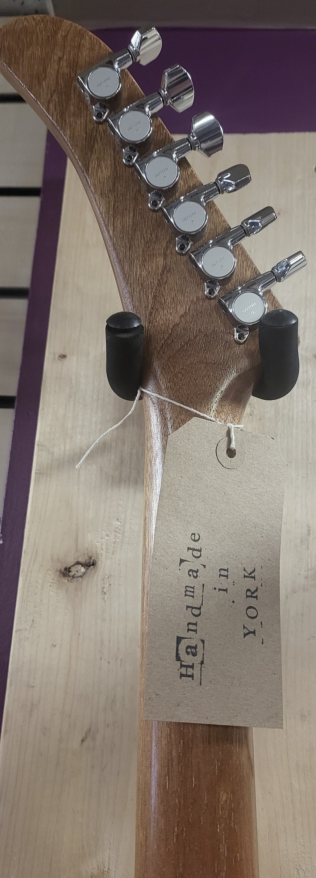 Black Cat Guitar 'Stanley'