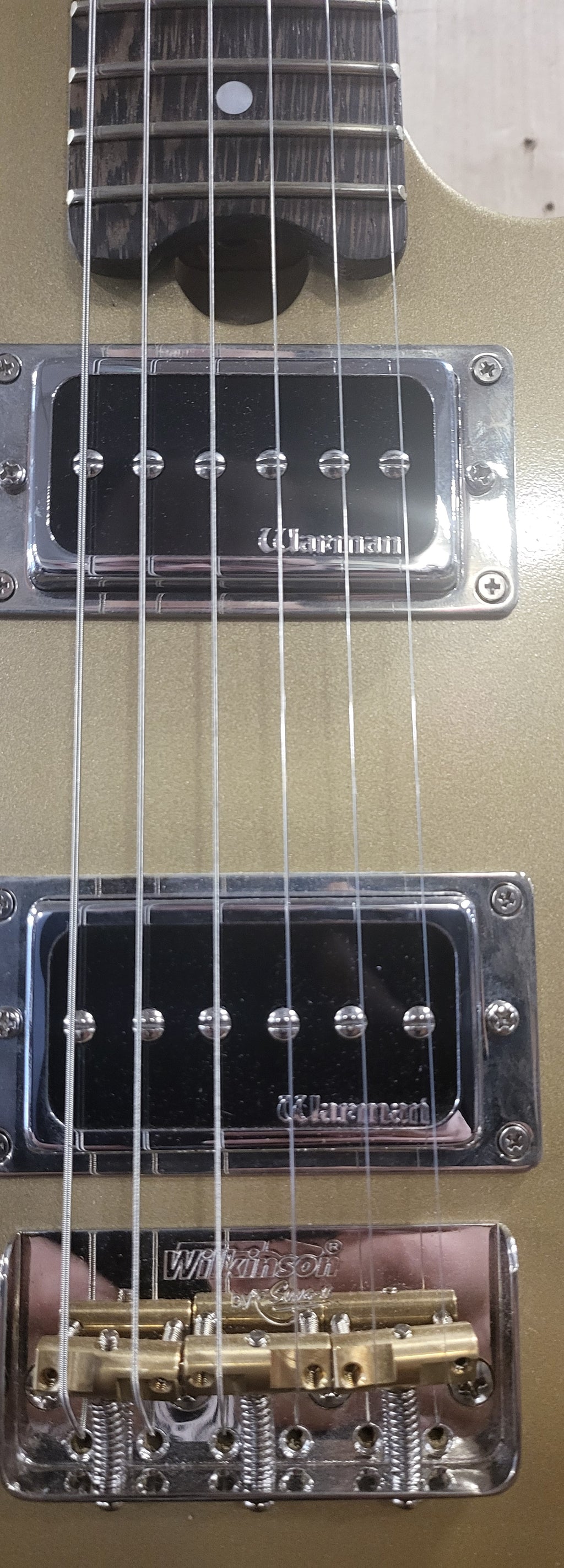 Black Cat Guitar 'Gold'