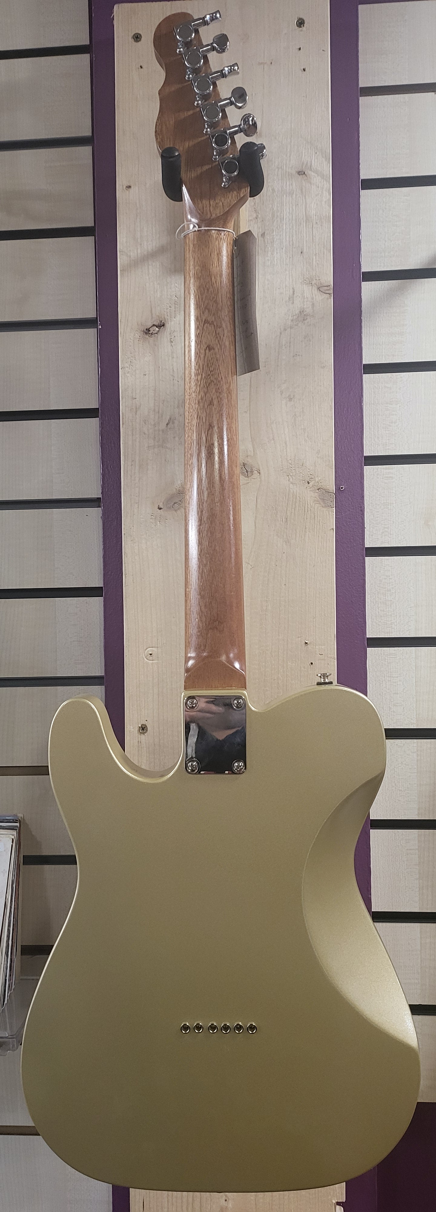 Black Cat Guitar 'Gold'