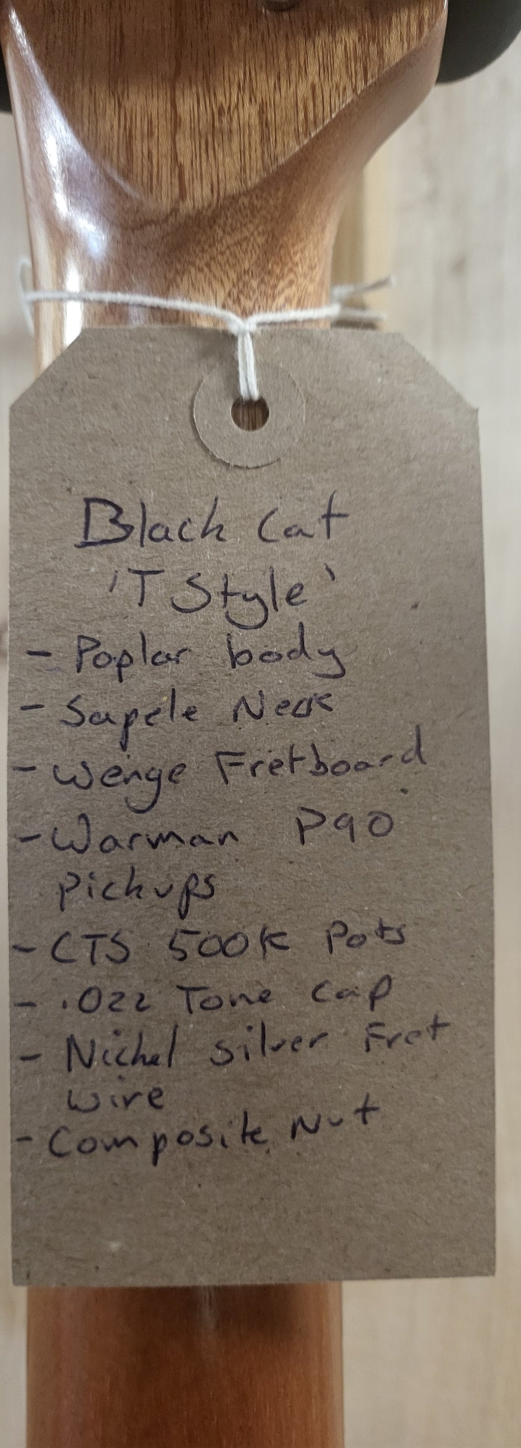 Black Cat Guitar 'Gold'