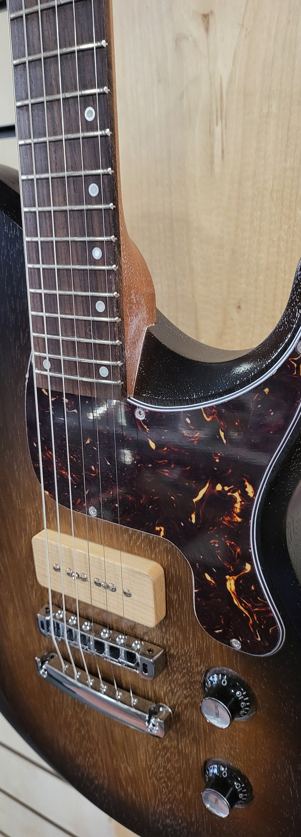 4th Avenue Guitars Graduate (Special)