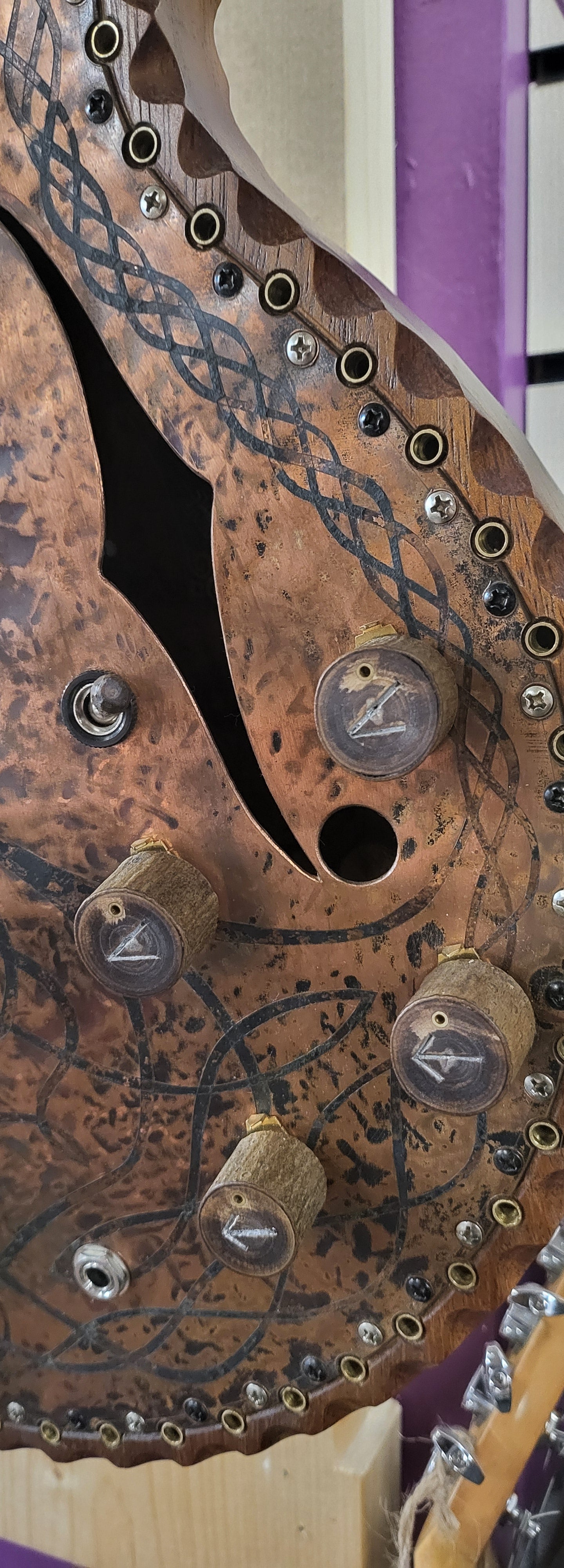 4th Avenue Guitars Yggdrasil.