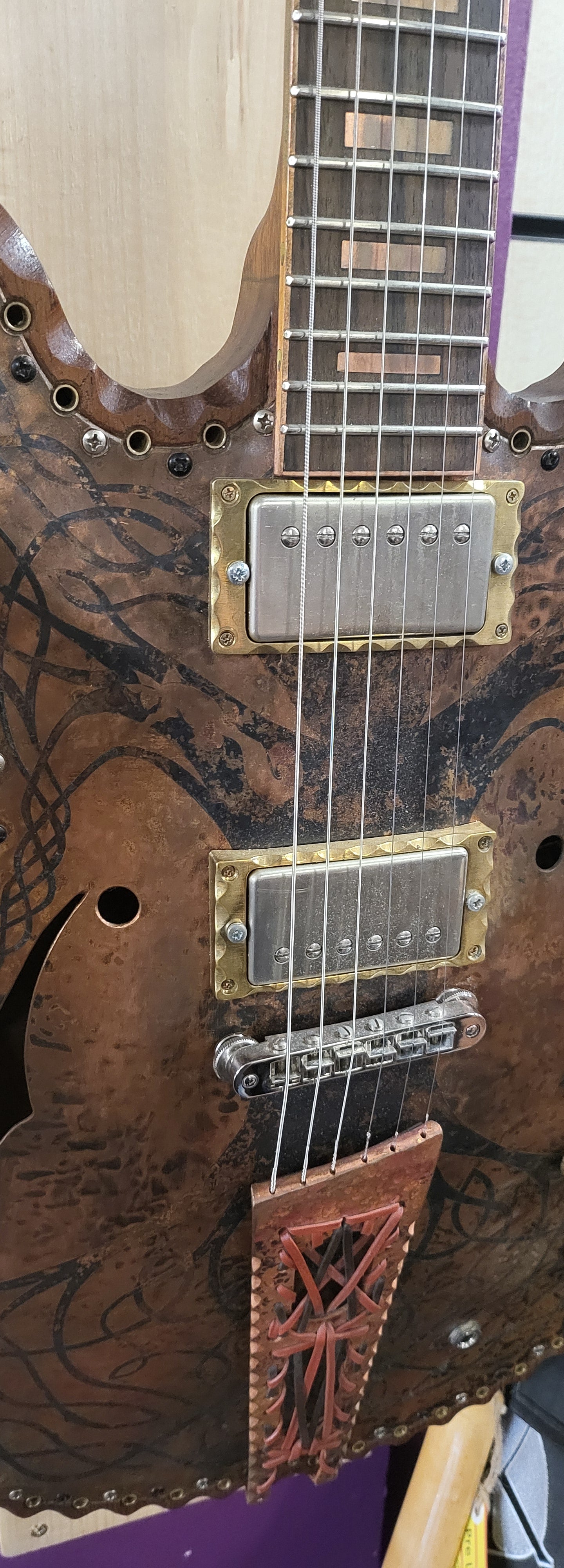 4th Avenue Guitars Yggdrasil.