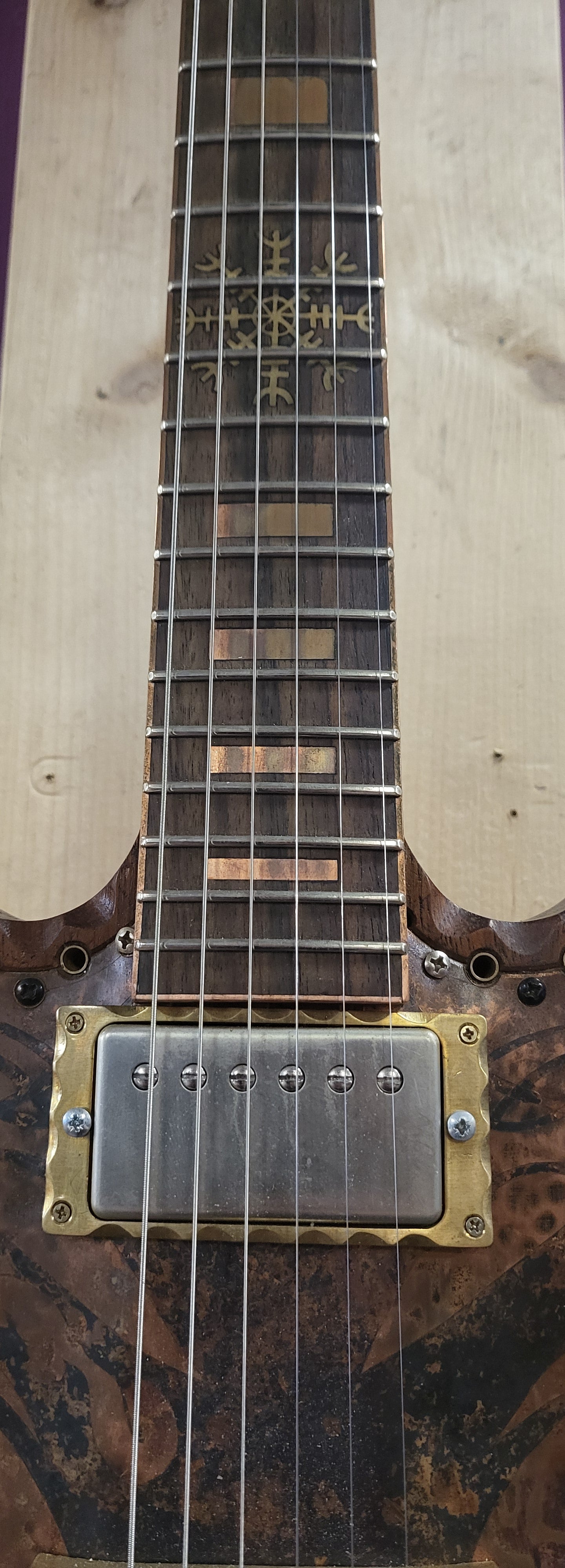 4th Avenue Guitars Yggdrasil.