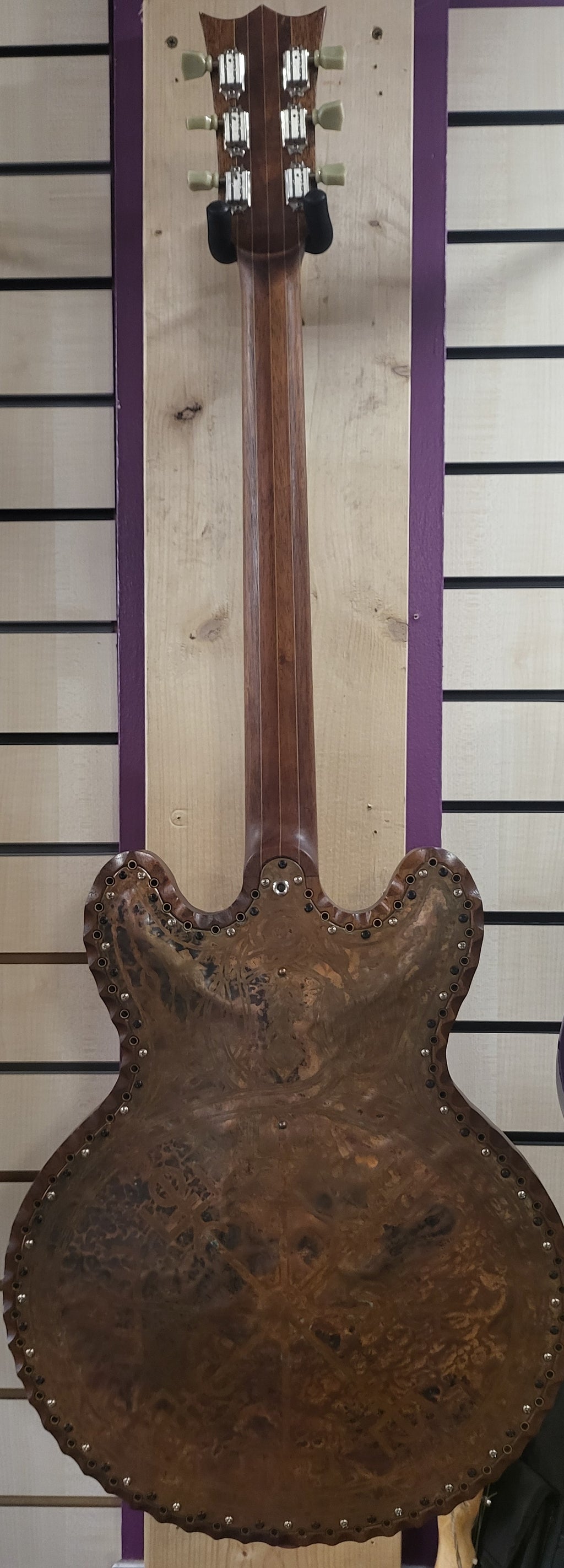 4th Avenue Guitars Yggdrasil.