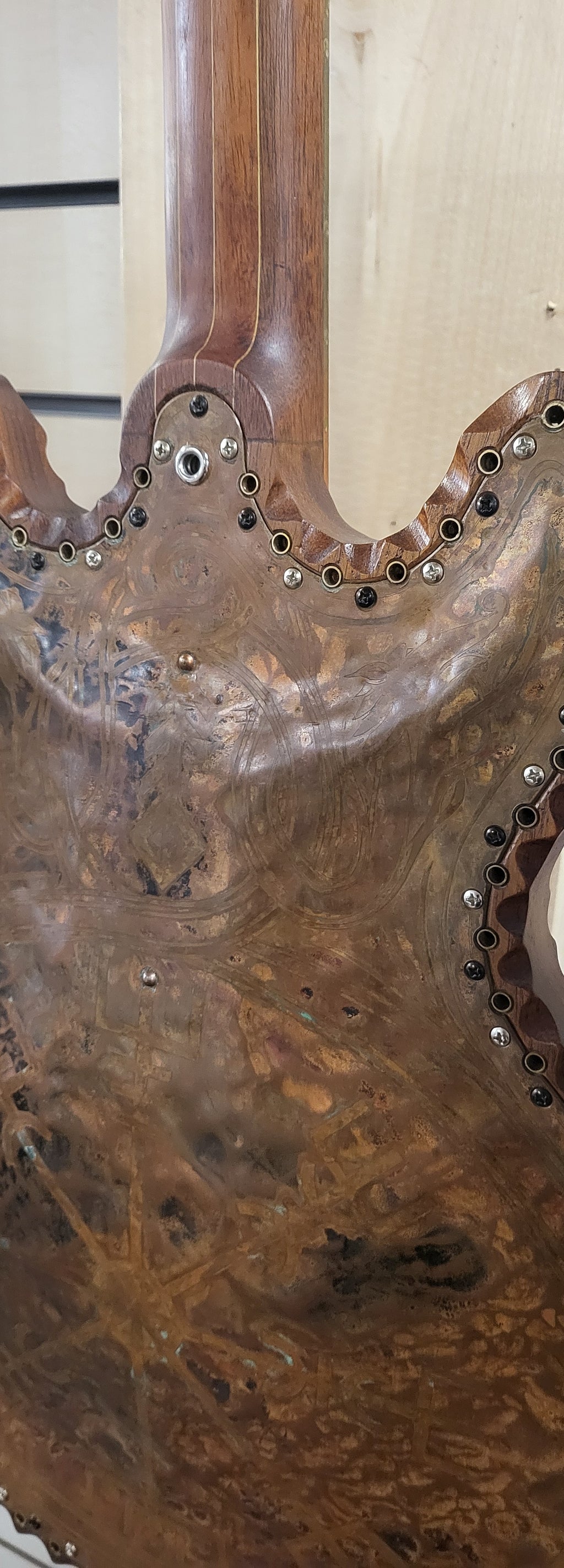 4th Avenue Guitars Yggdrasil.