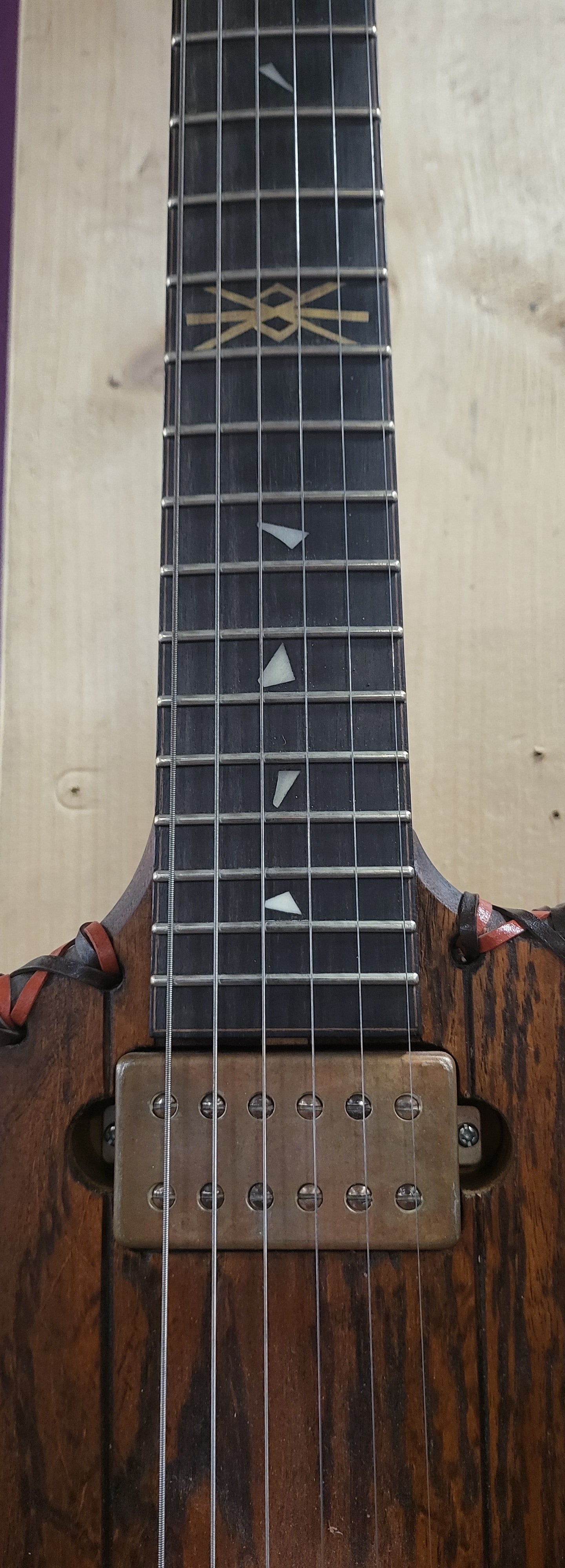 4th Avenue Guitars Svalinn.