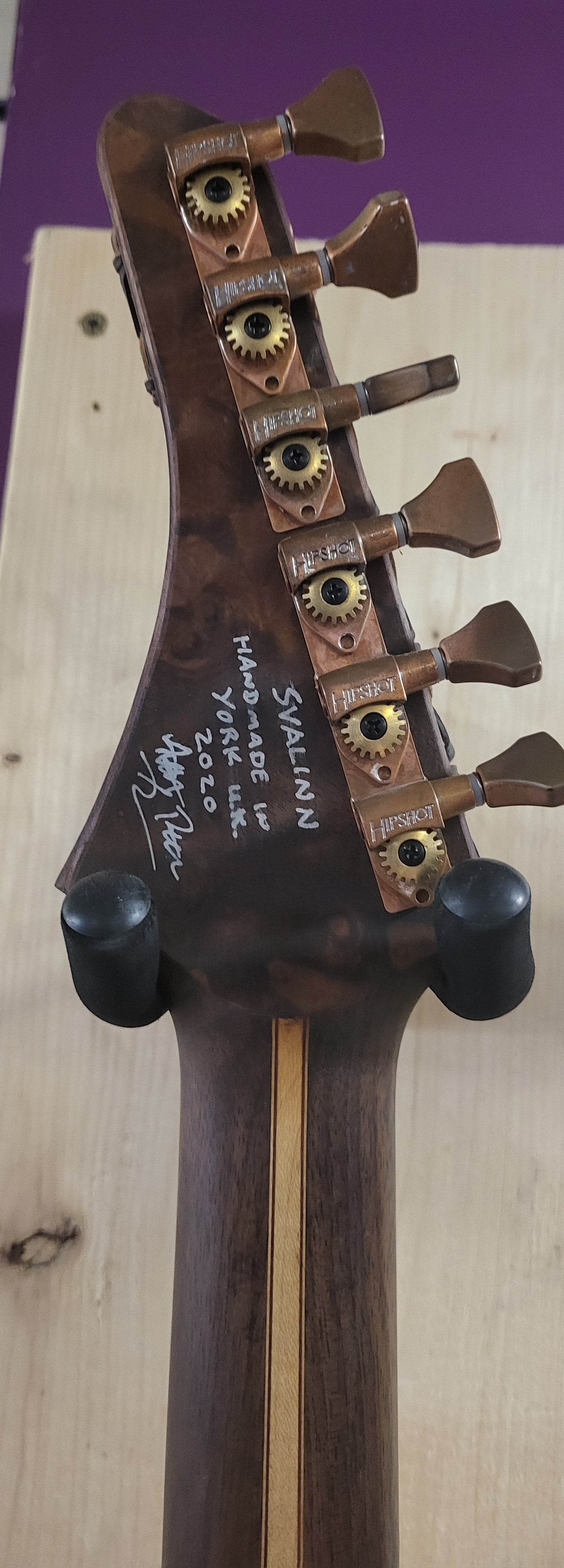 4th Avenue Guitars Svalinn.