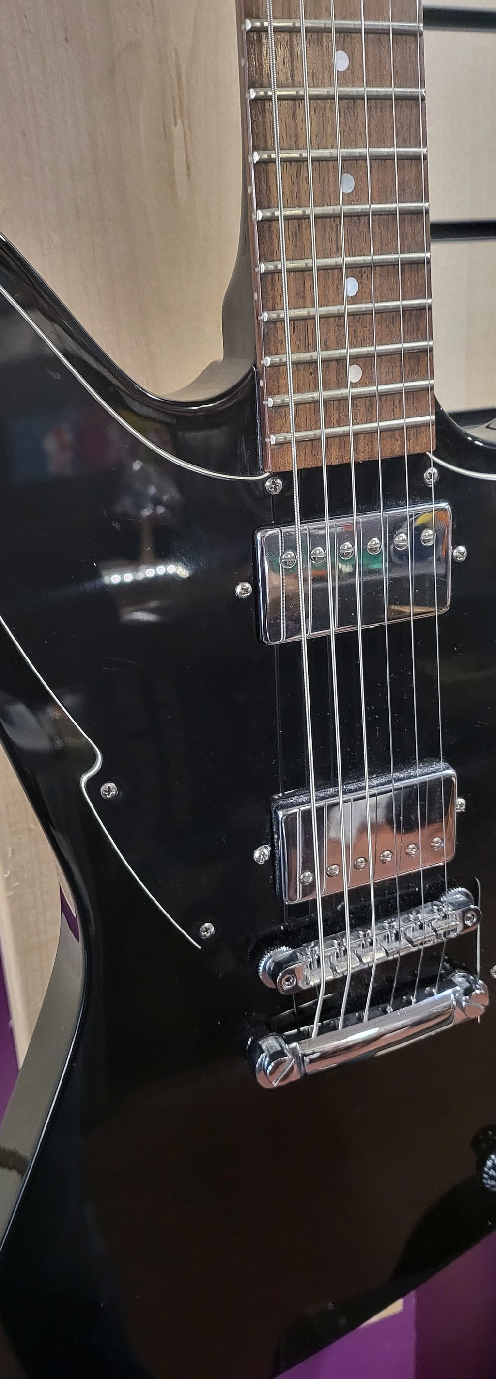 Pre loved Fret King FKV75 Black