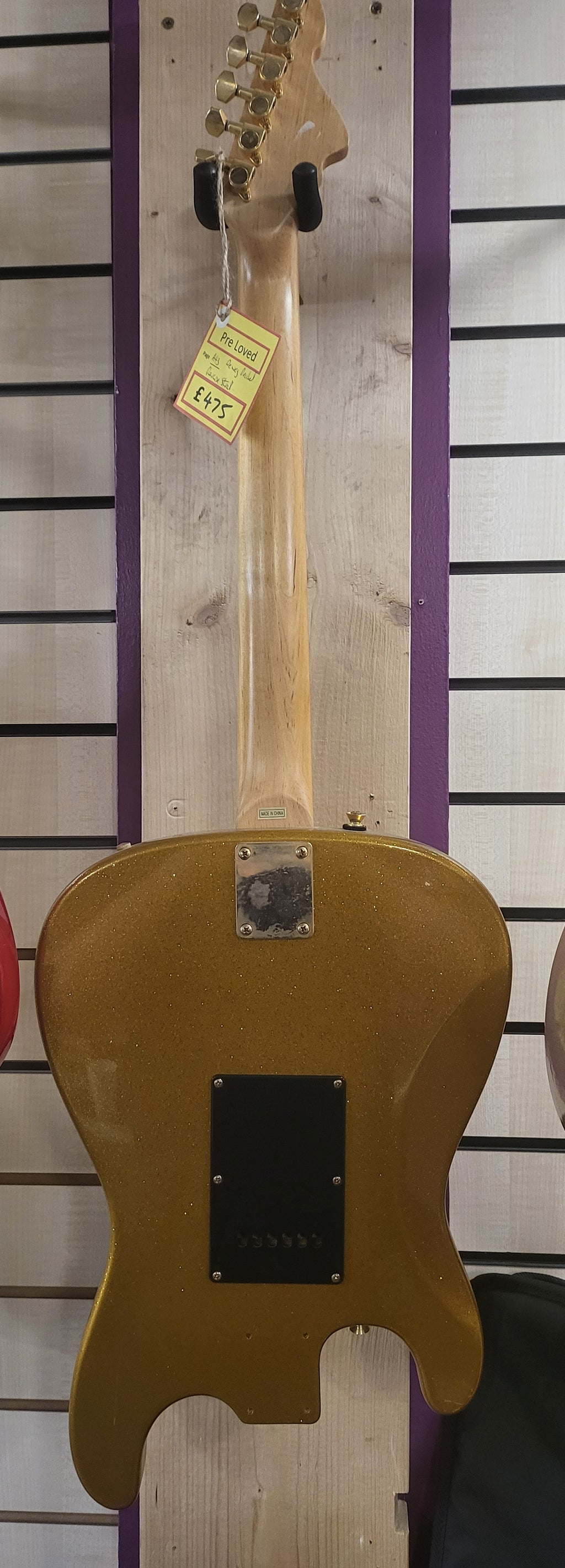 Dewy Decibel Pre Loved