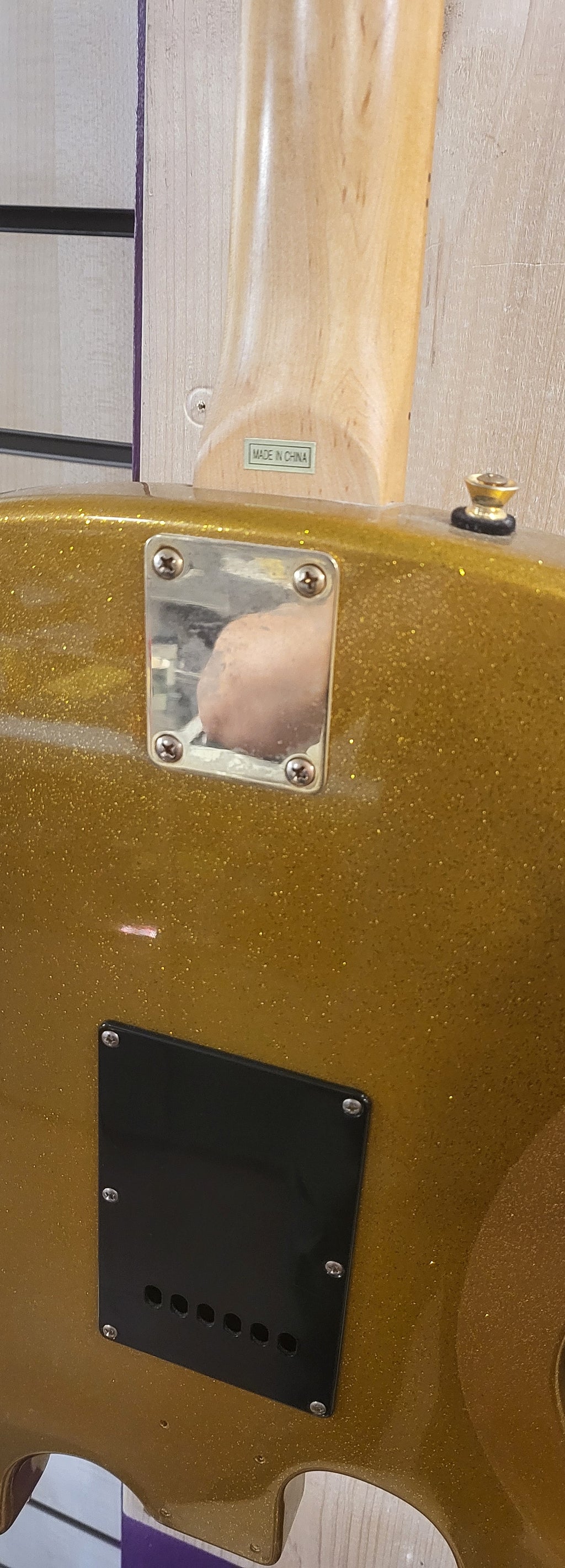 Dewy Decibel Pre Loved