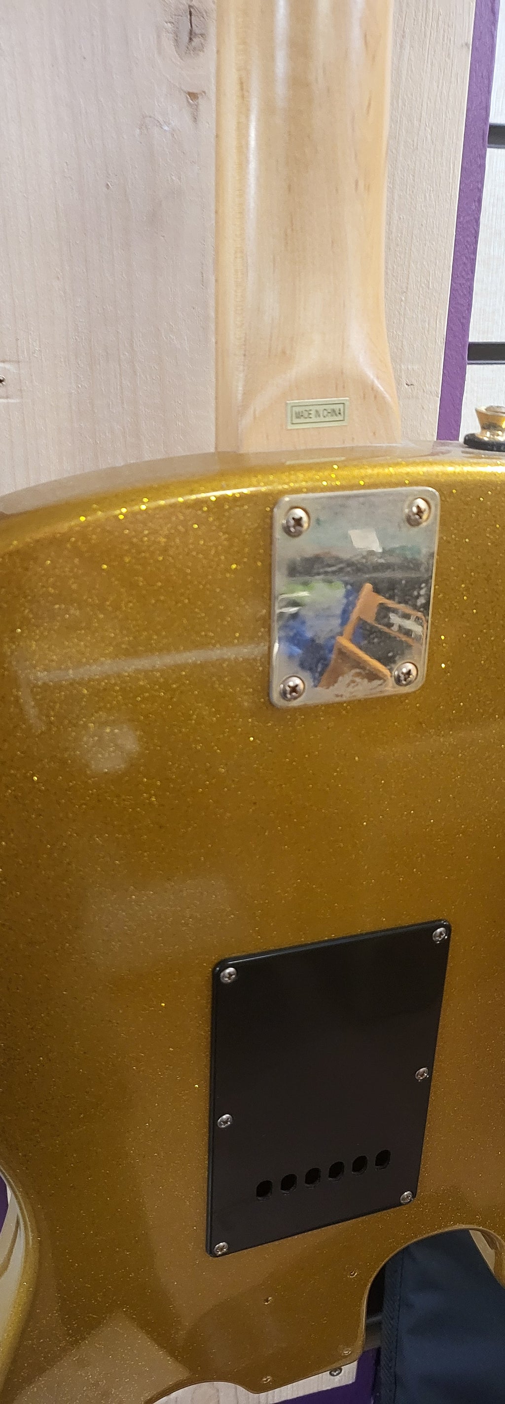 Dewy Decibel Pre Loved