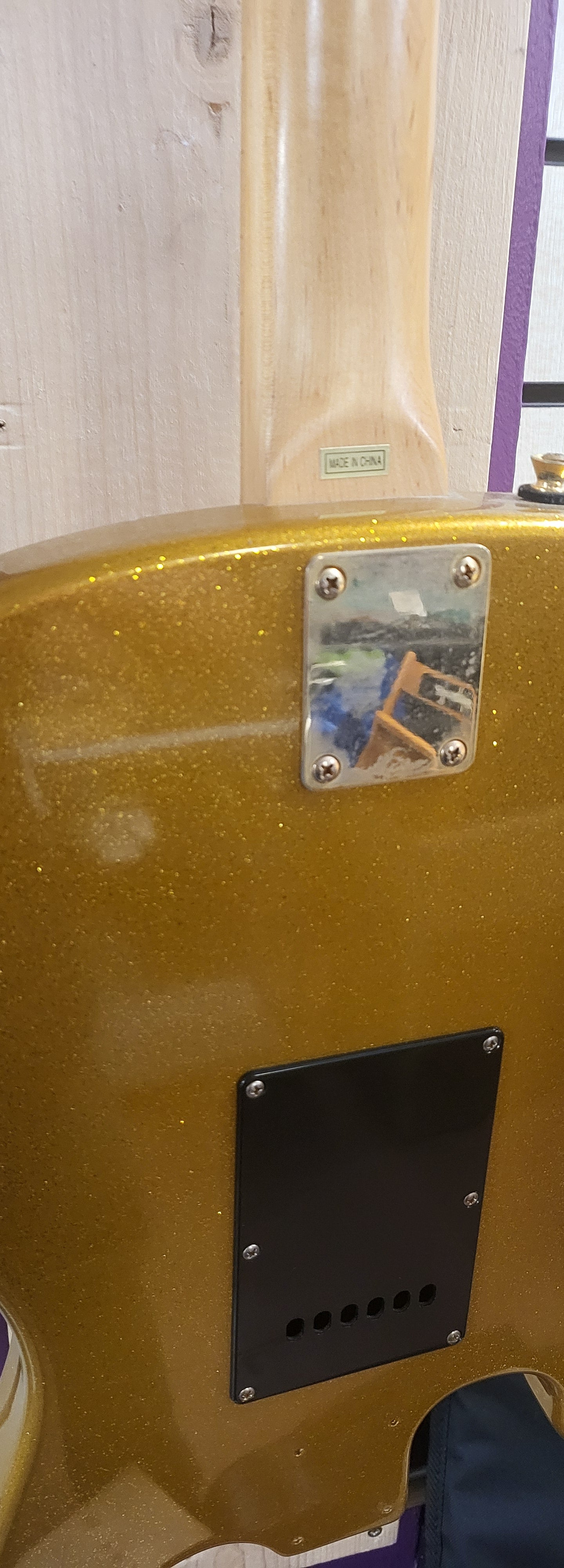 Dewy Decibel Pre Loved