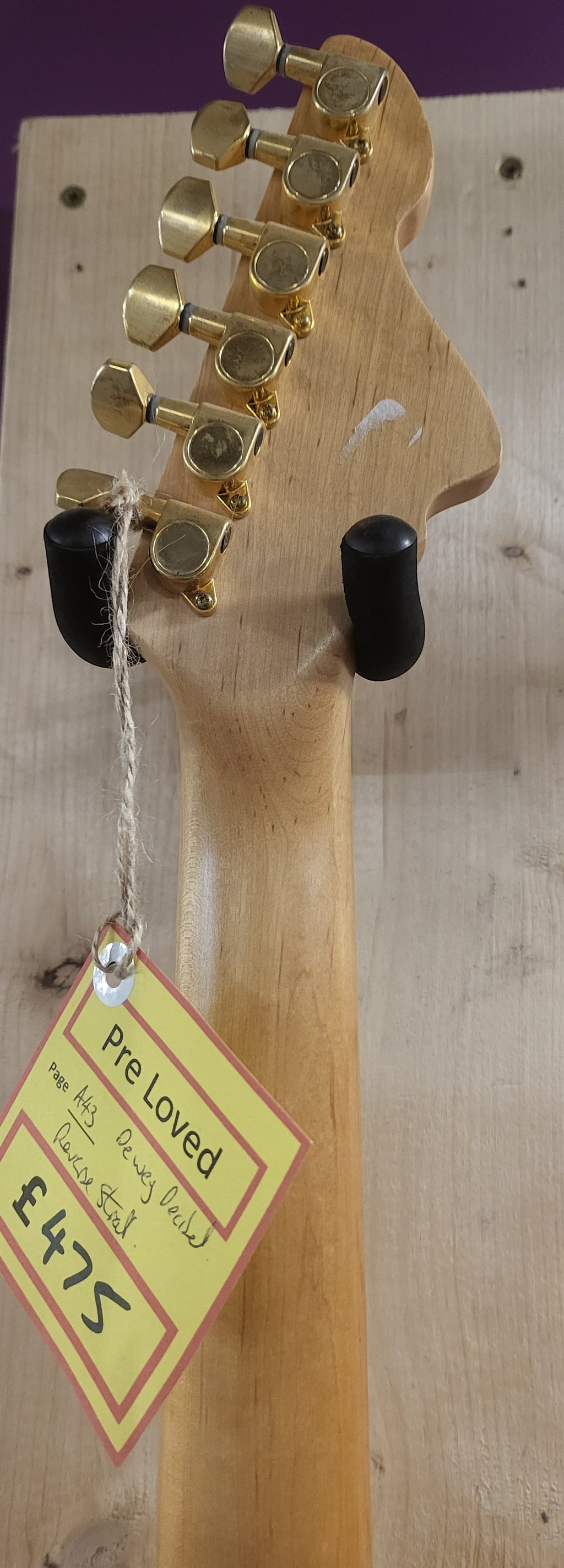 Dewy Decibel Pre Loved