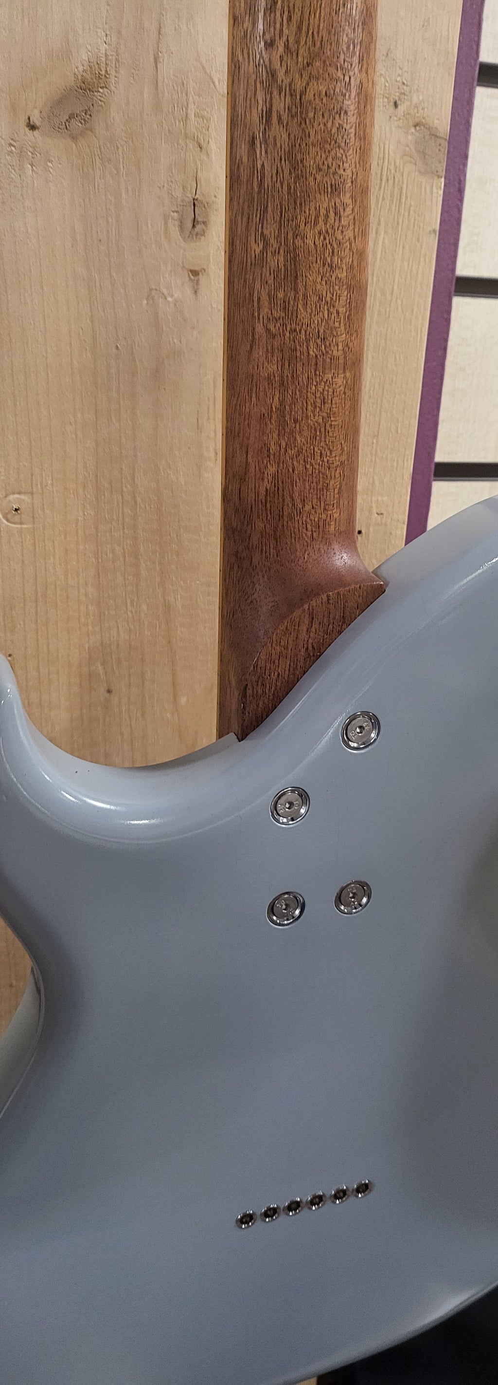 4th Avenue Guitar Black Swan