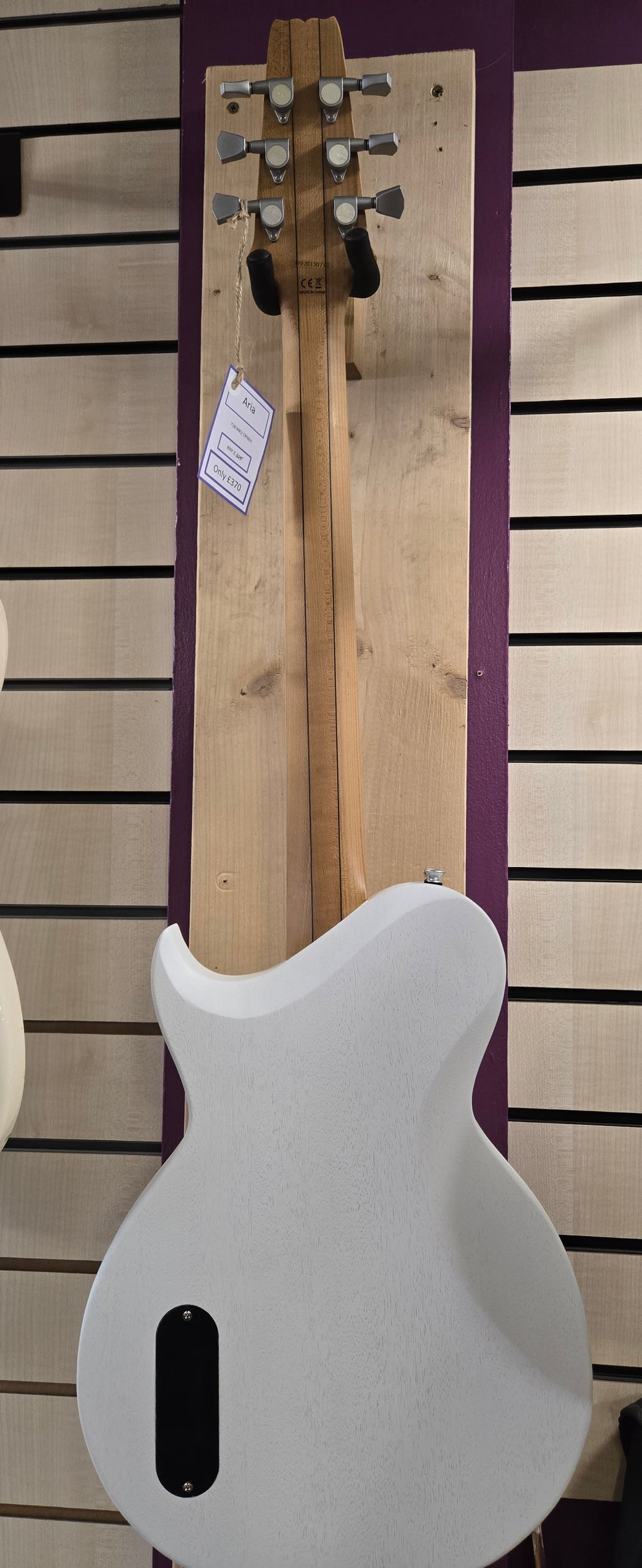 Aria Pro ii 718 MK2 OPWH Brooklyn