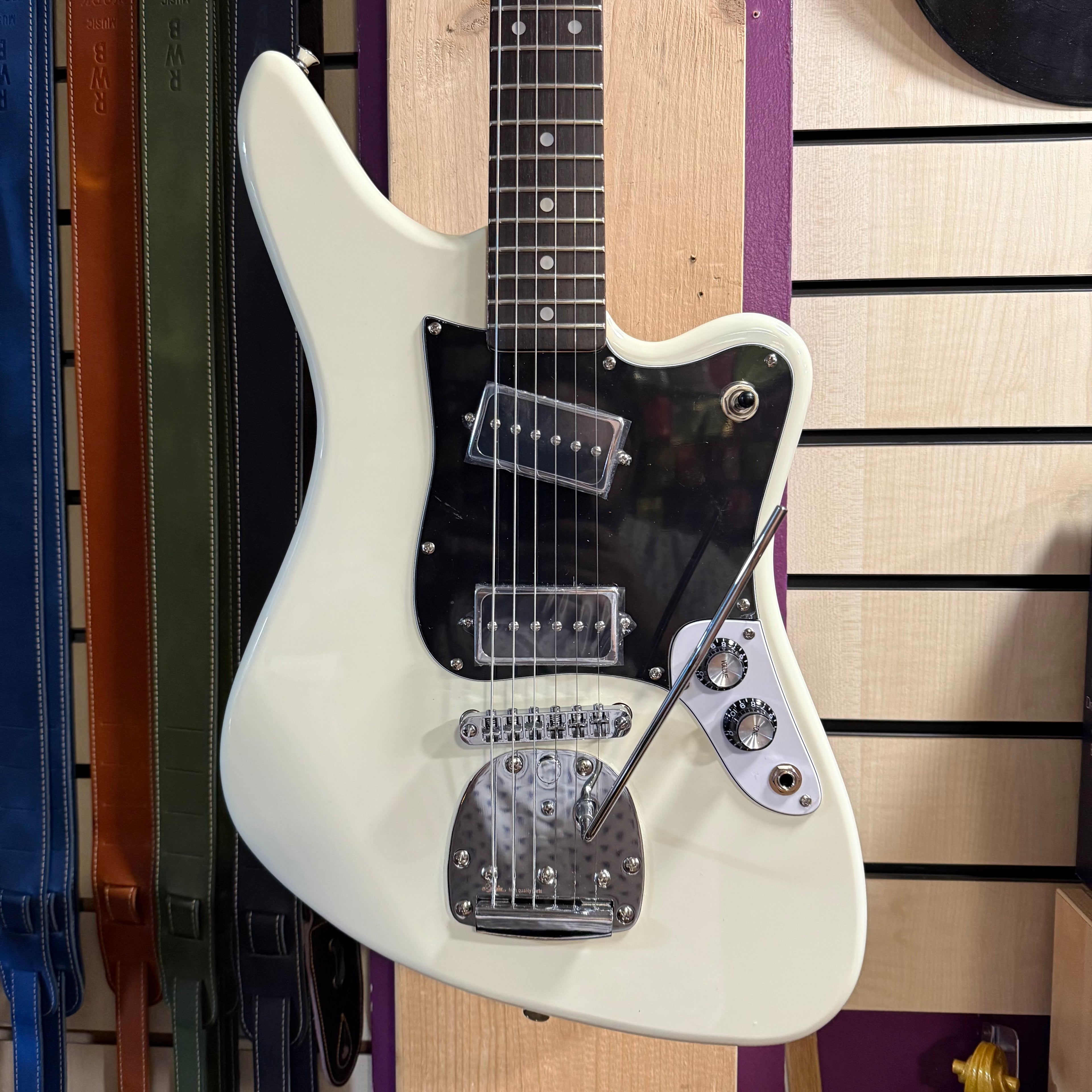 Aria Pro Retro 1532 VW