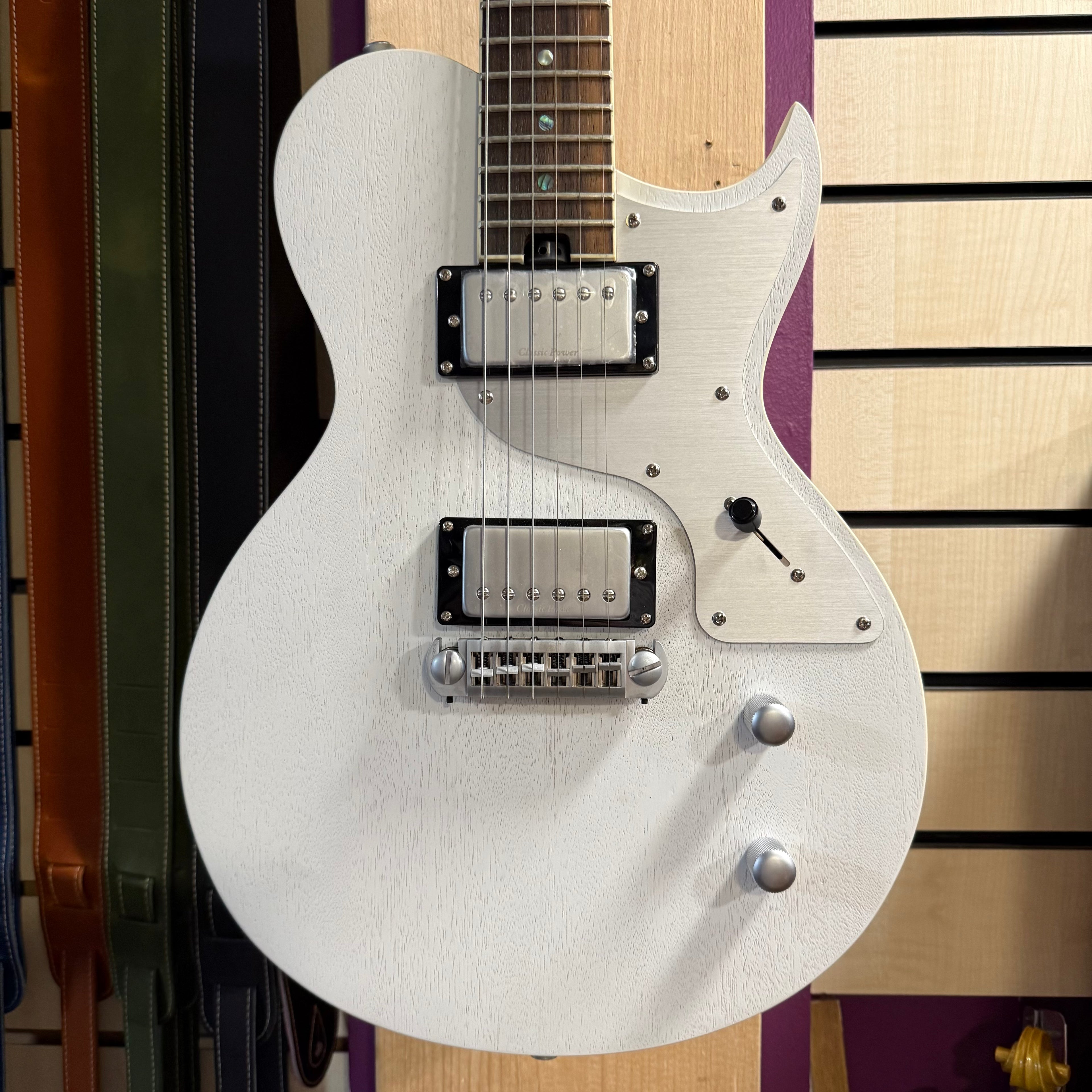 Aria Pro ii 718 MK2 OPWH Brooklyn