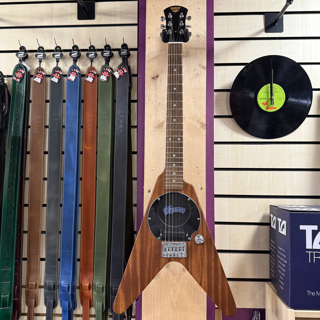 PIGNOSE PGG-200V Flying V with built in Amp