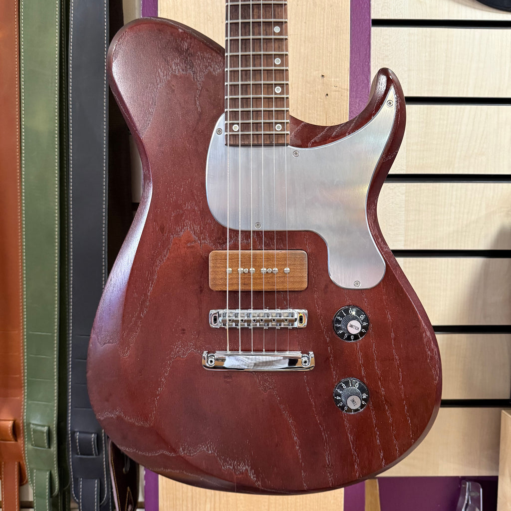 4th Avenue Guitars Graduate