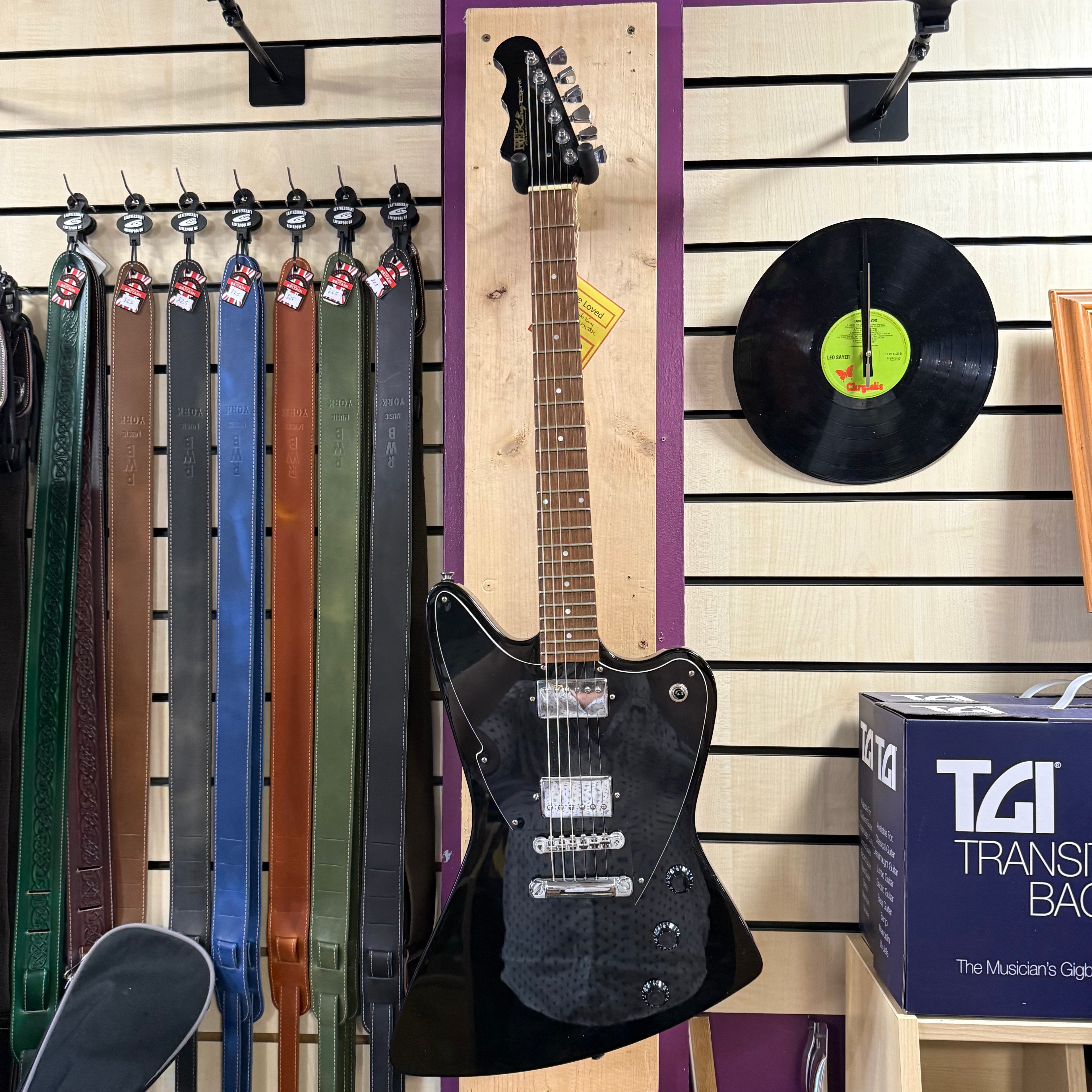 Pre loved Fret King FKV75 Black