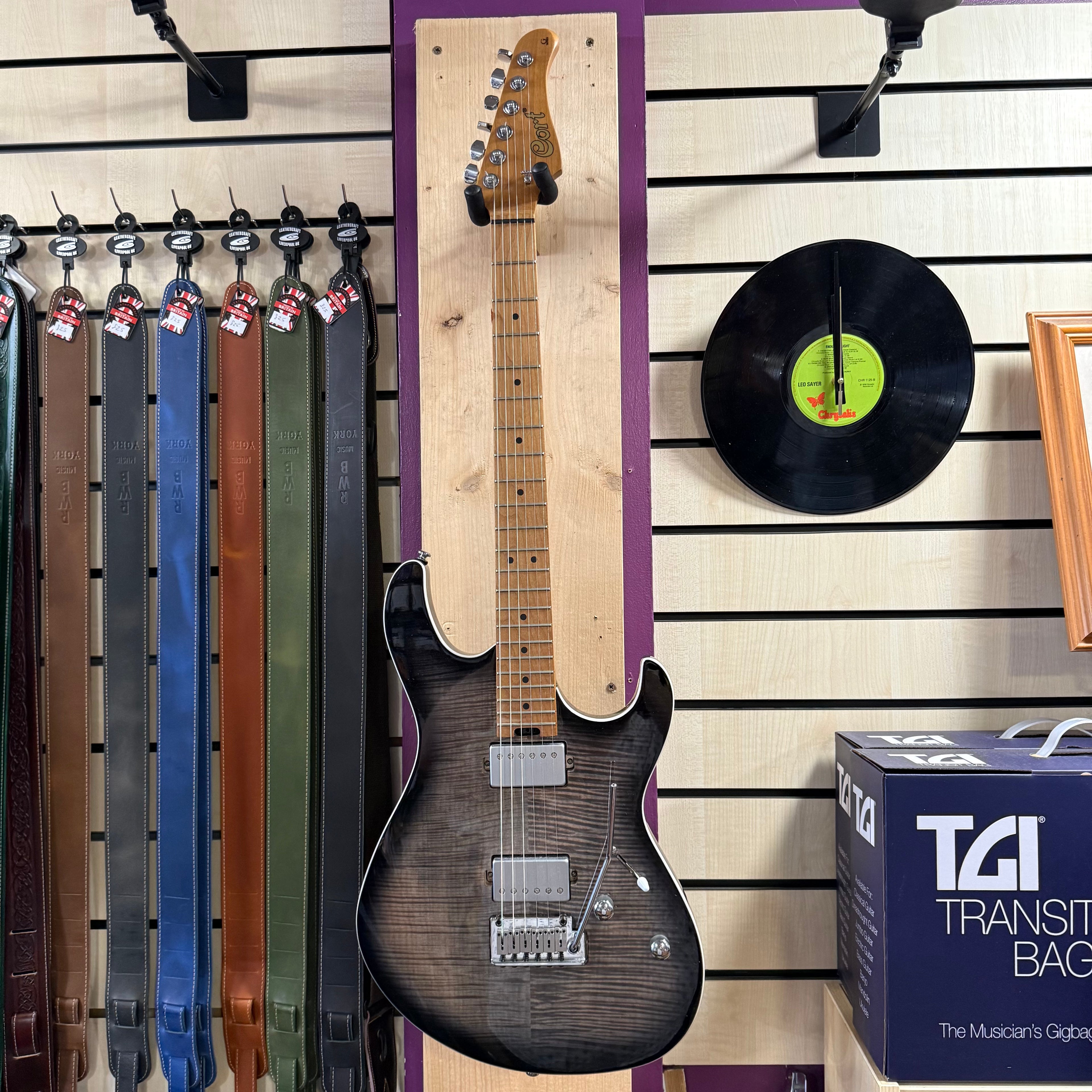 Cort G290 FAT2 Pre Loved