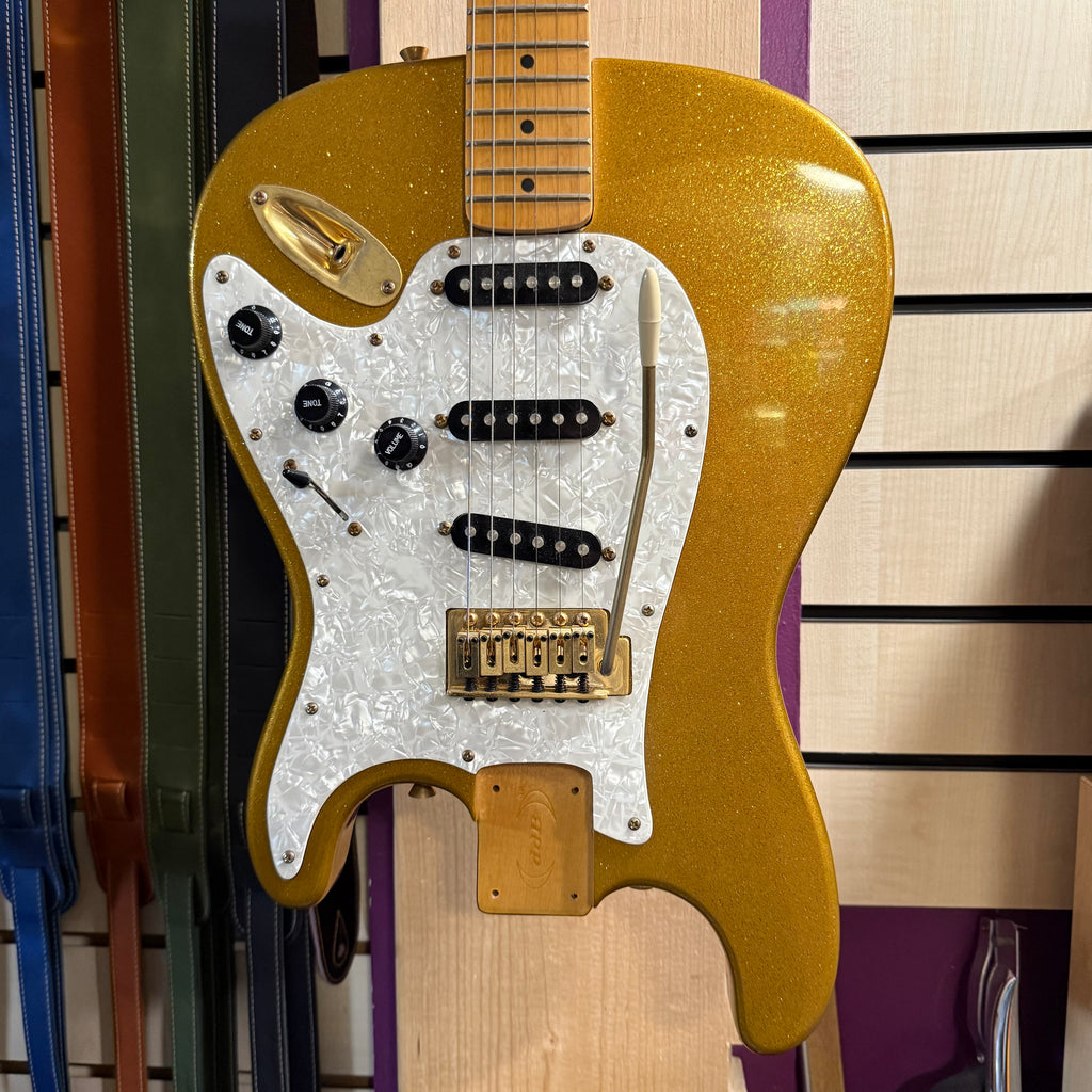 Dewy Decibel Pre Loved