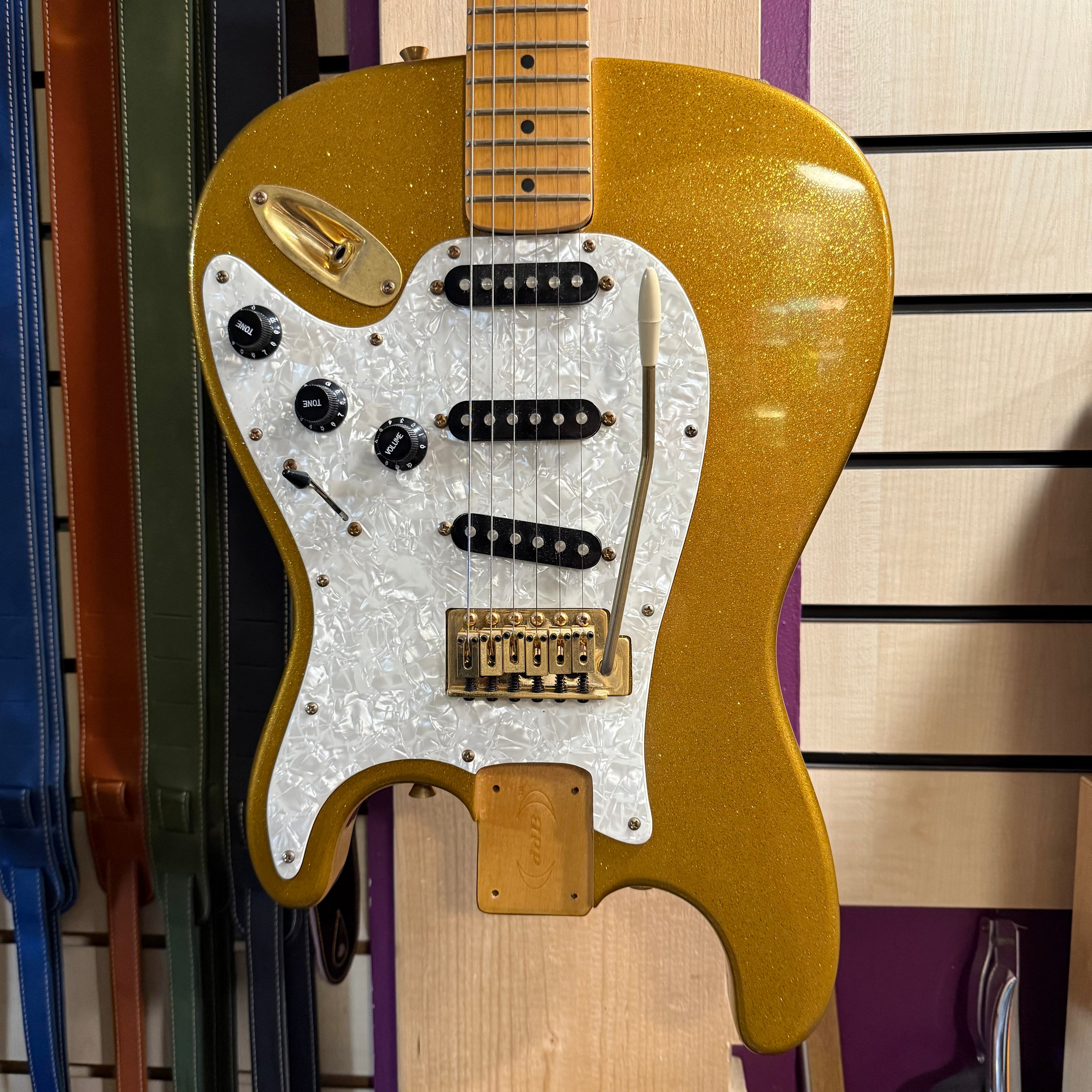 Dewy Decibel Pre Loved