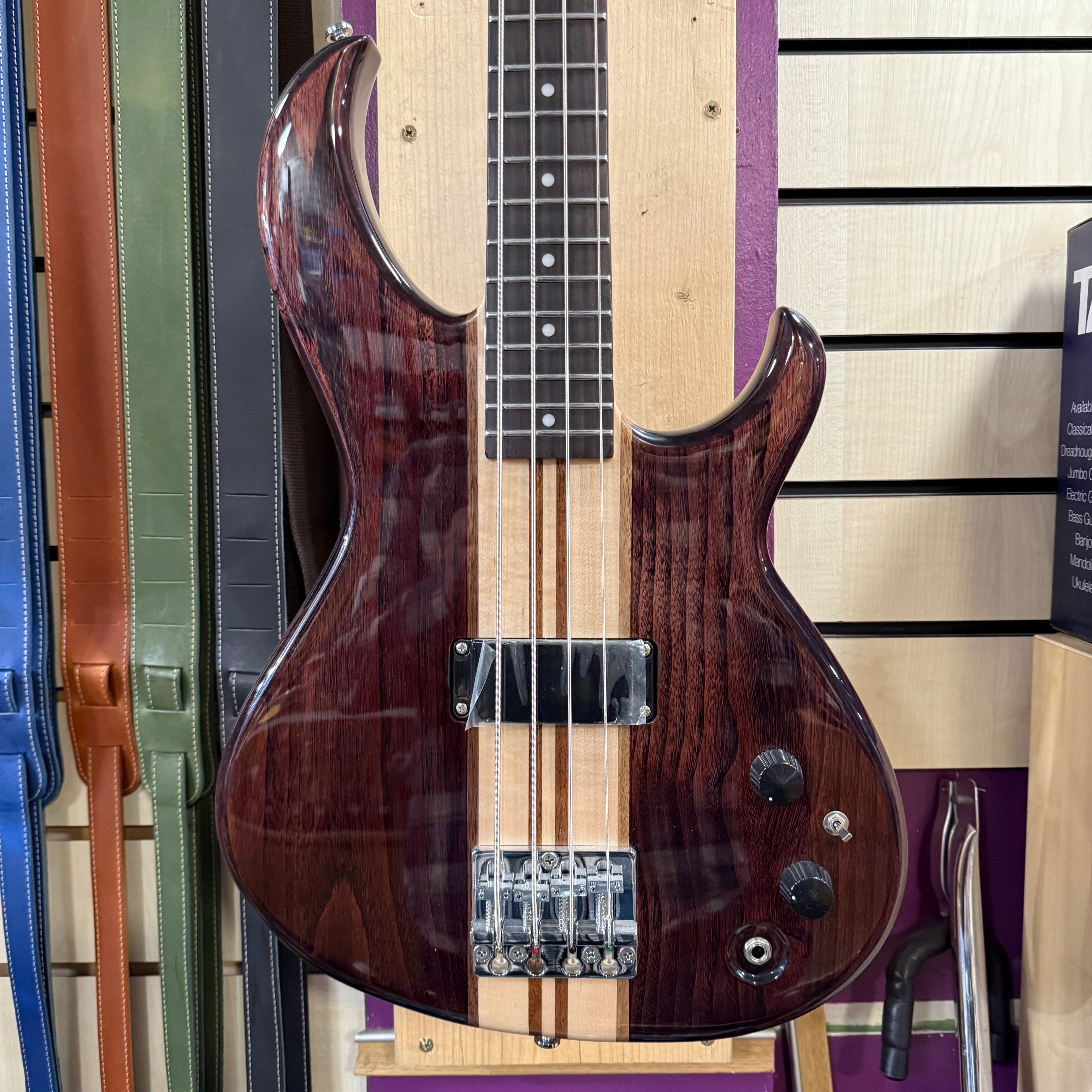 Aria Pro II SB 700 WA