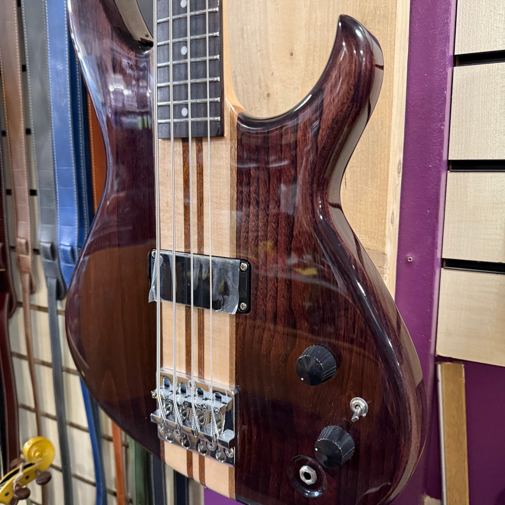 Aria Pro II SB 700 WA