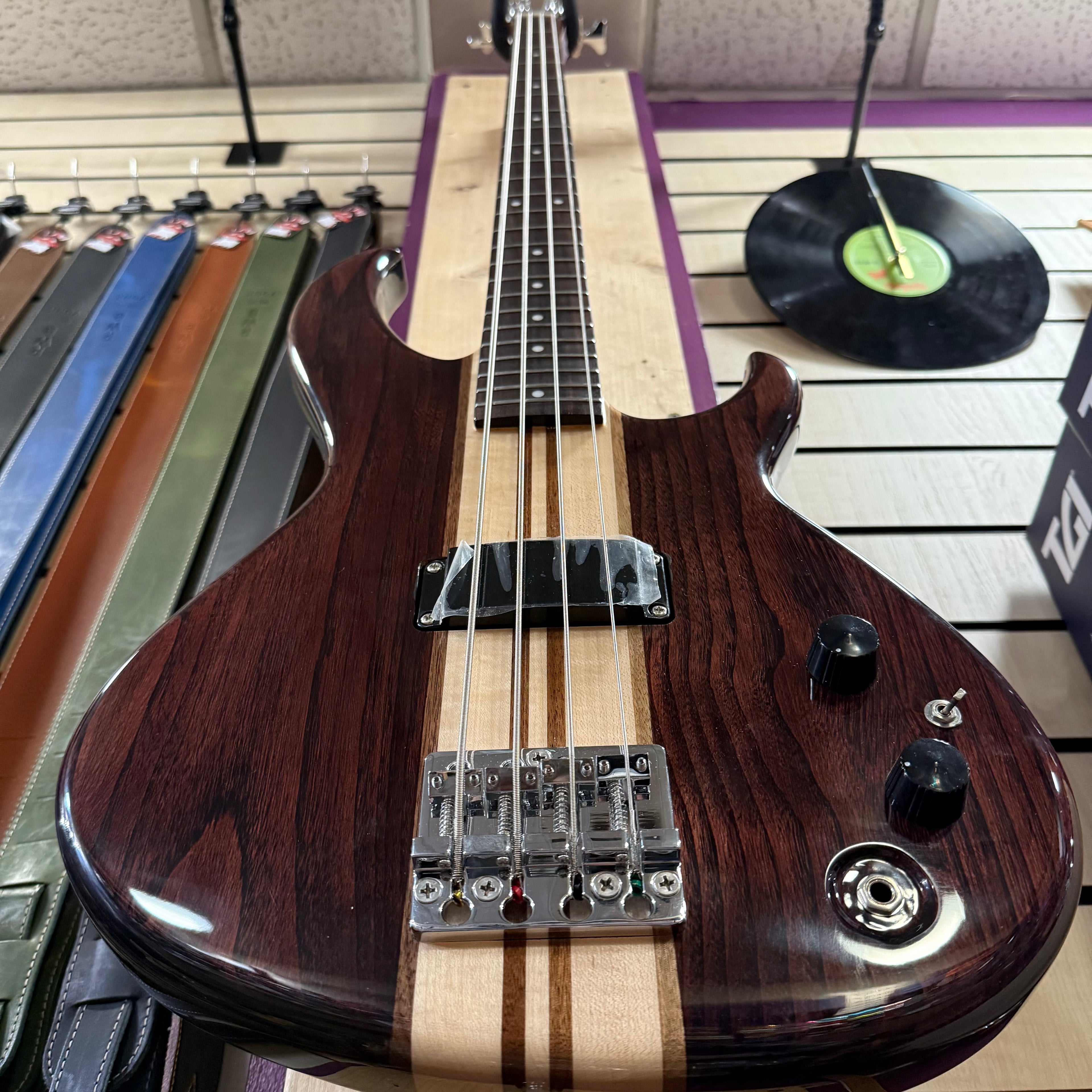 Aria Pro II SB 700 WA