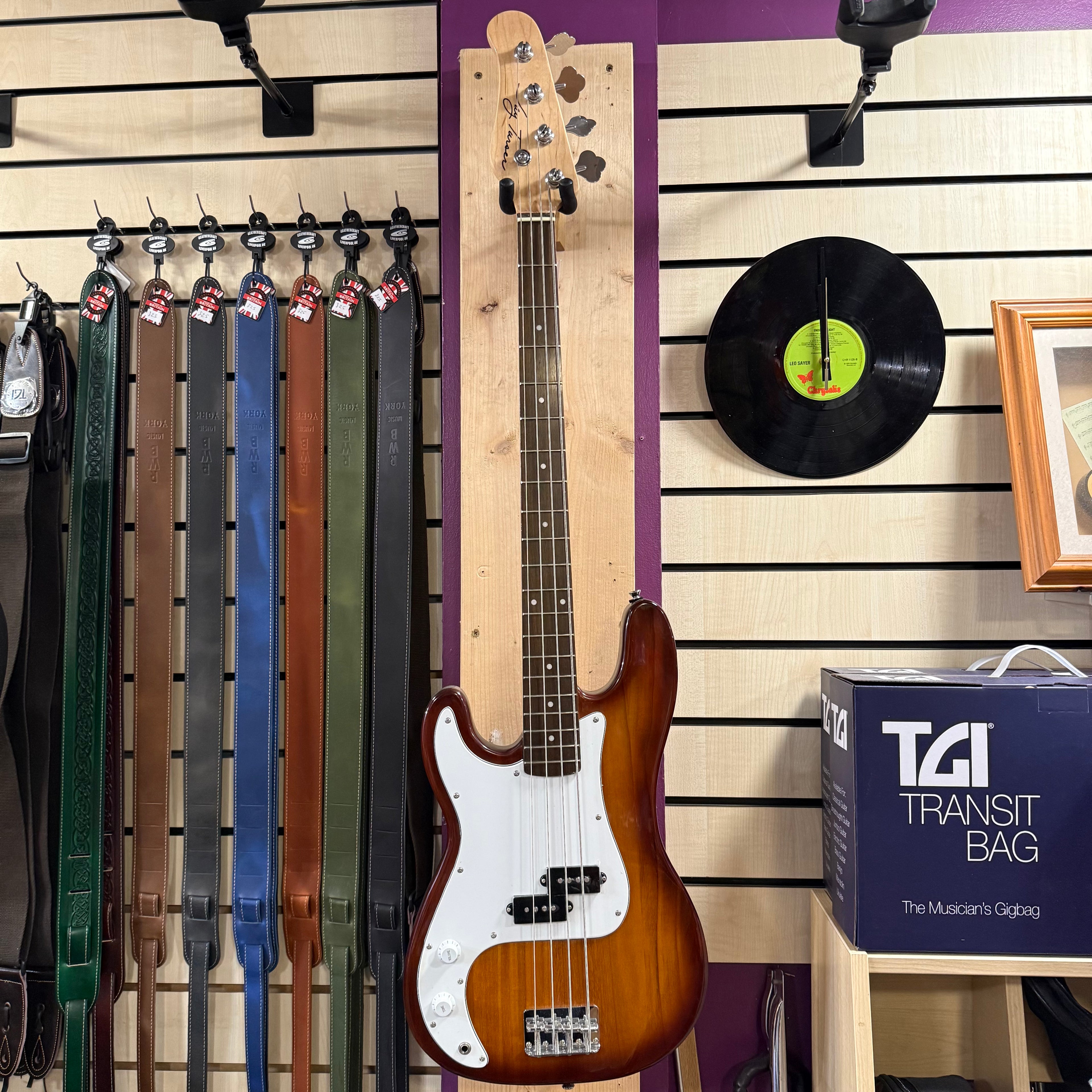 Jay Turser Bass LEFTY