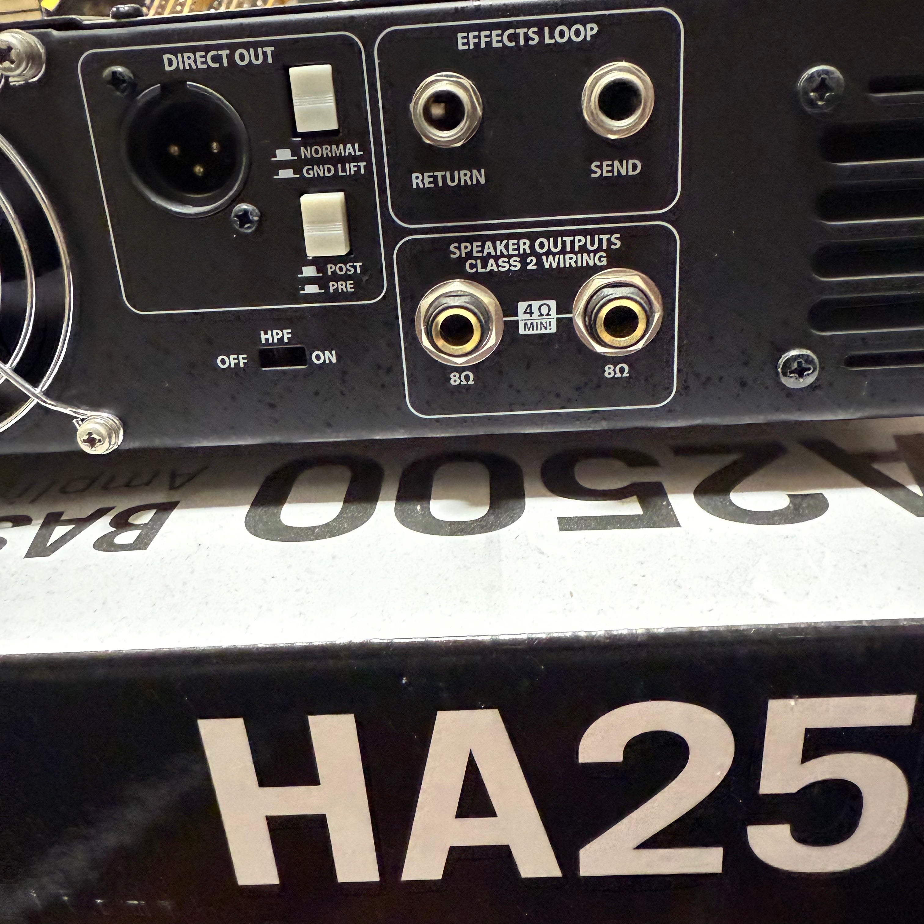 Hartke Bass amp head HA2500 Pre-Loved
