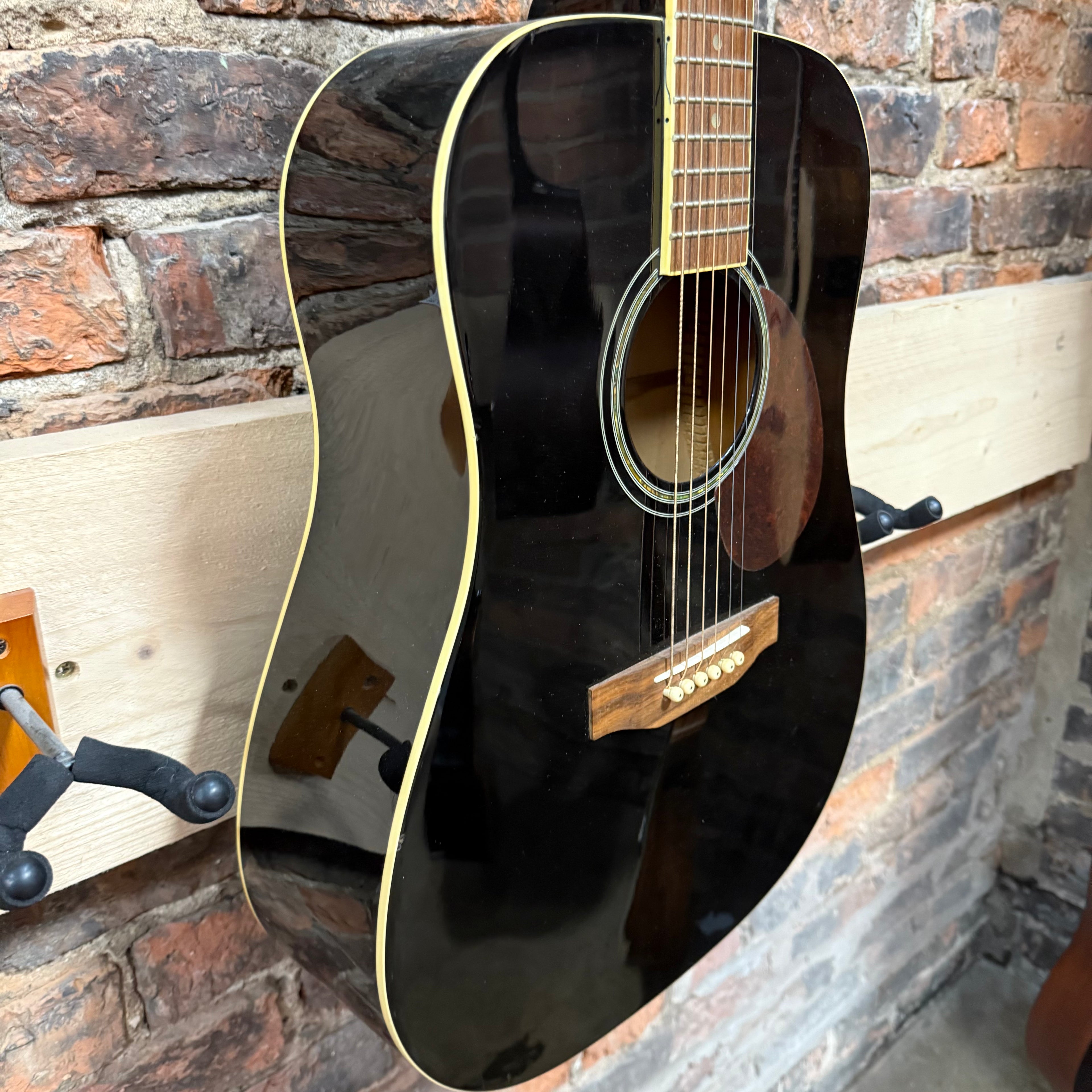 Freshman FA1D BK Pre-Loved