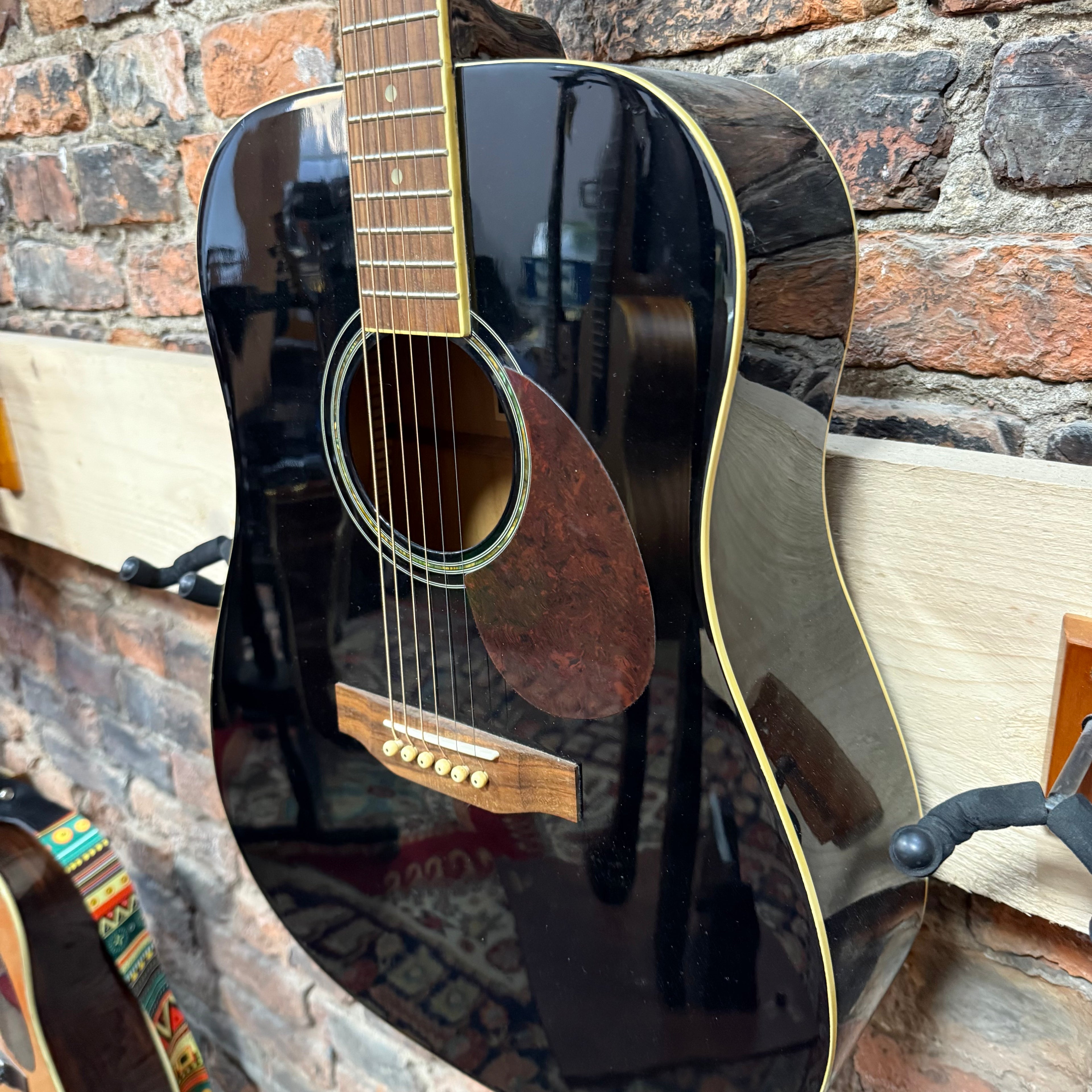 Freshman FA1D BK Pre-Loved