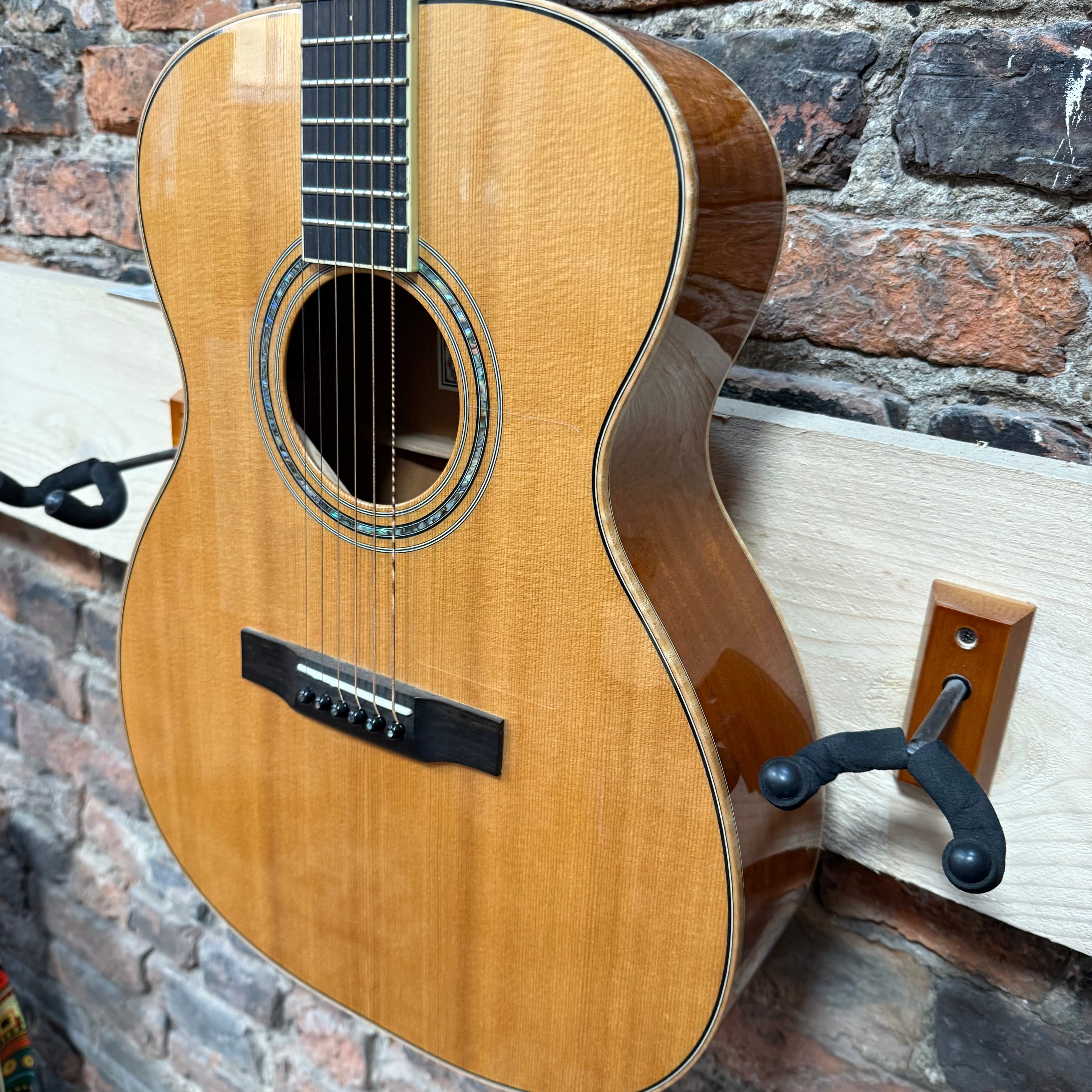 Larrivee LEFTY Pre-Loved