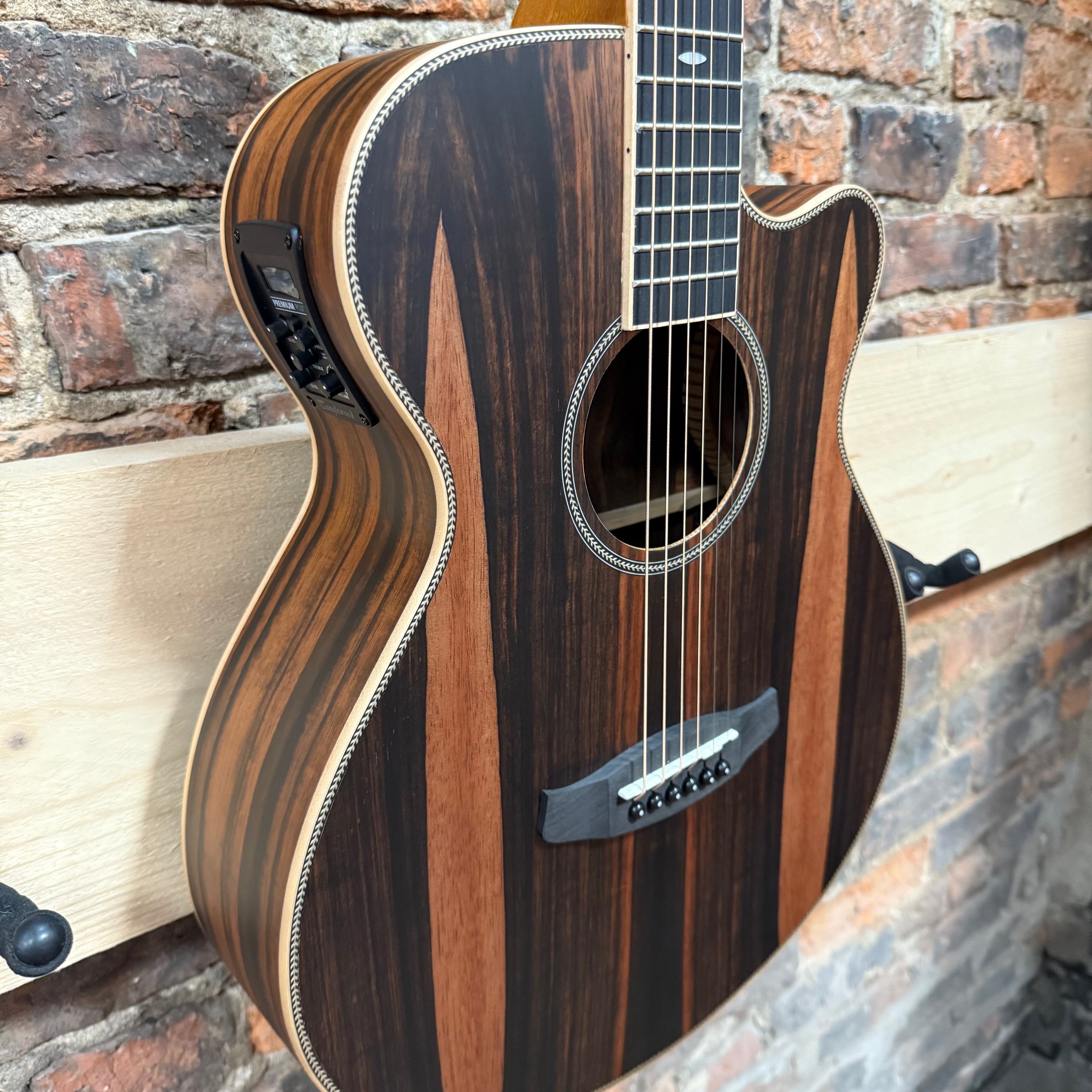 Tanglewood TRU4 CE AE