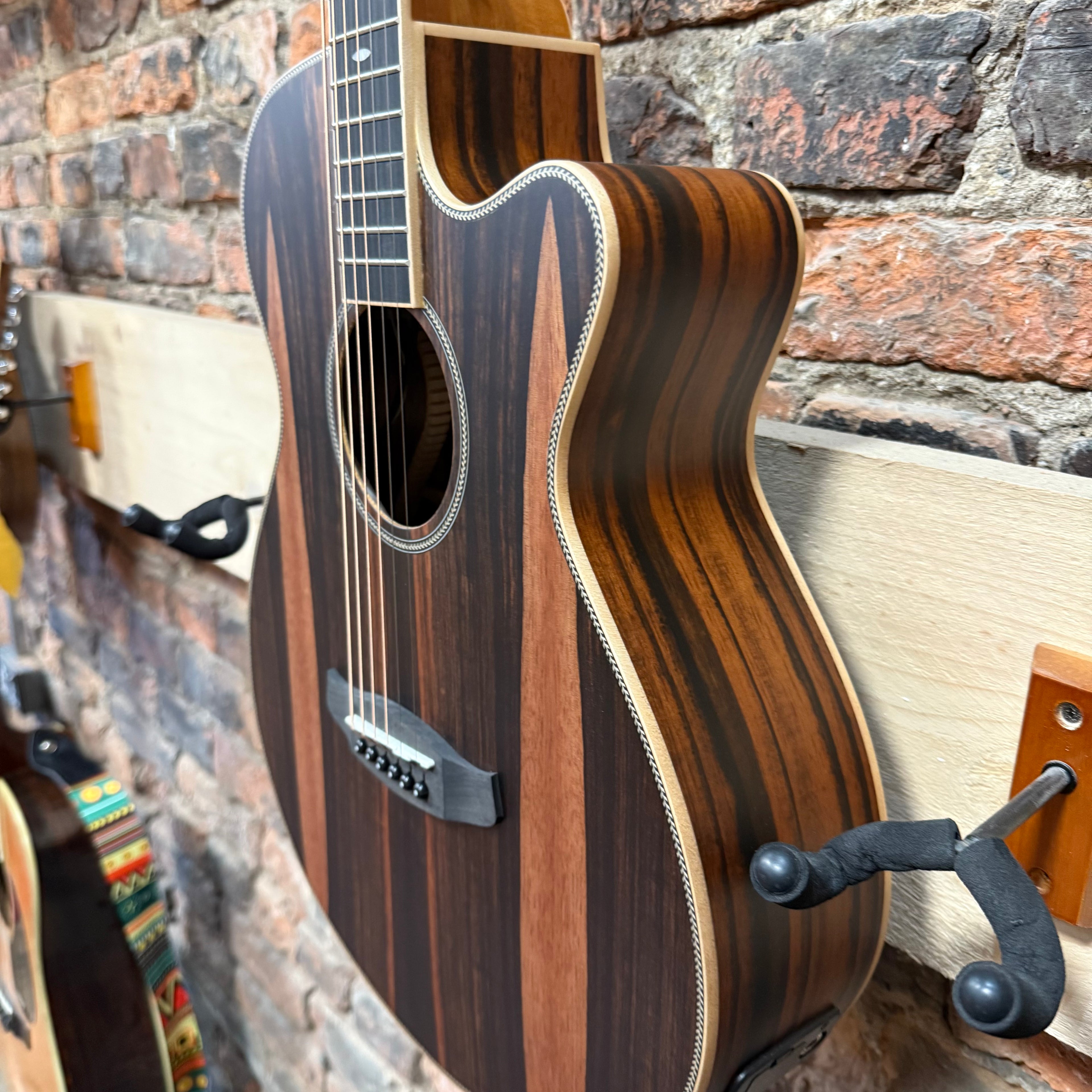 Tanglewood TRU4 CE AE