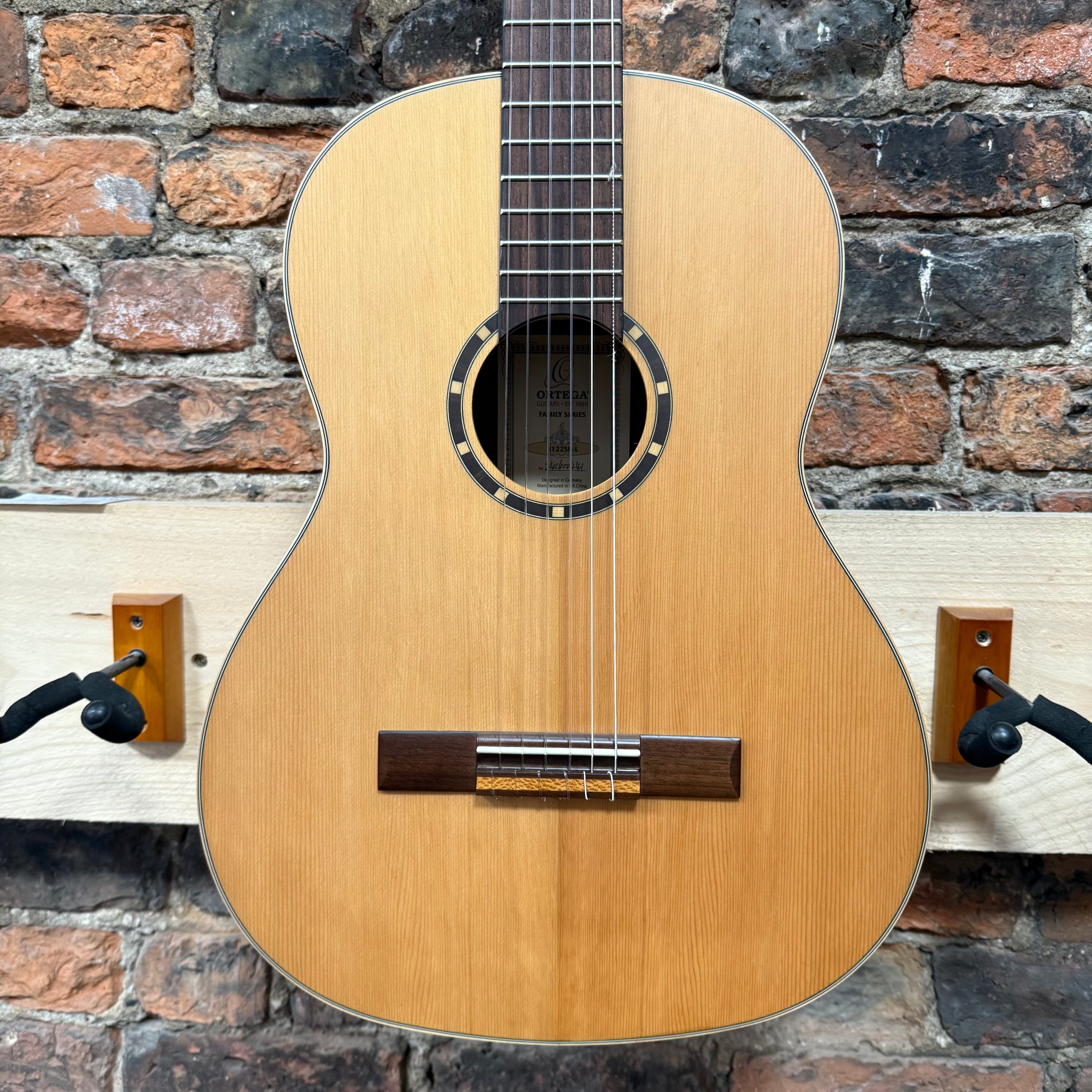 Ortega R122SN-Left Handed