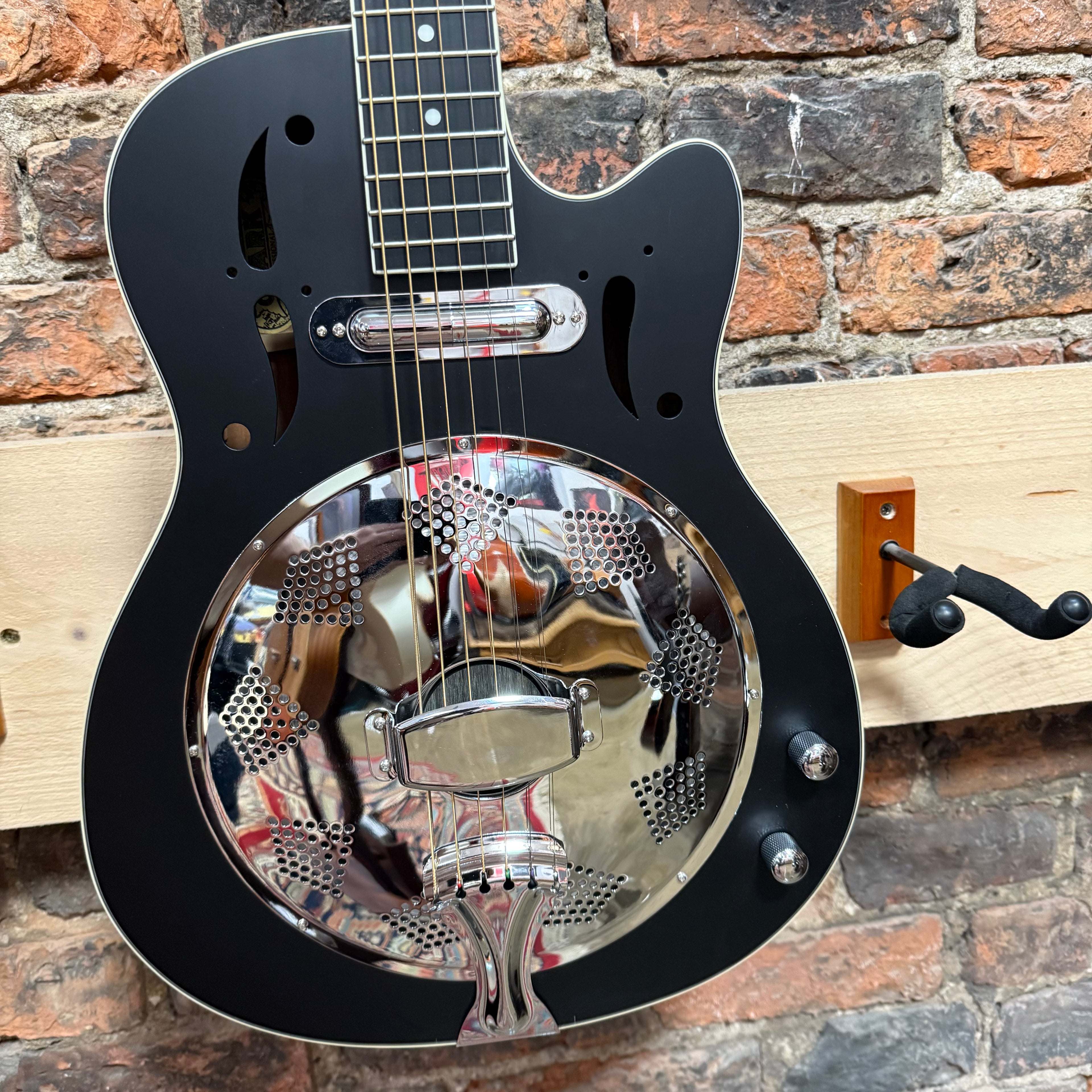 Ozark 3515E Resonator Guitar, Wooden Body, Electro Acoustic Cutaway