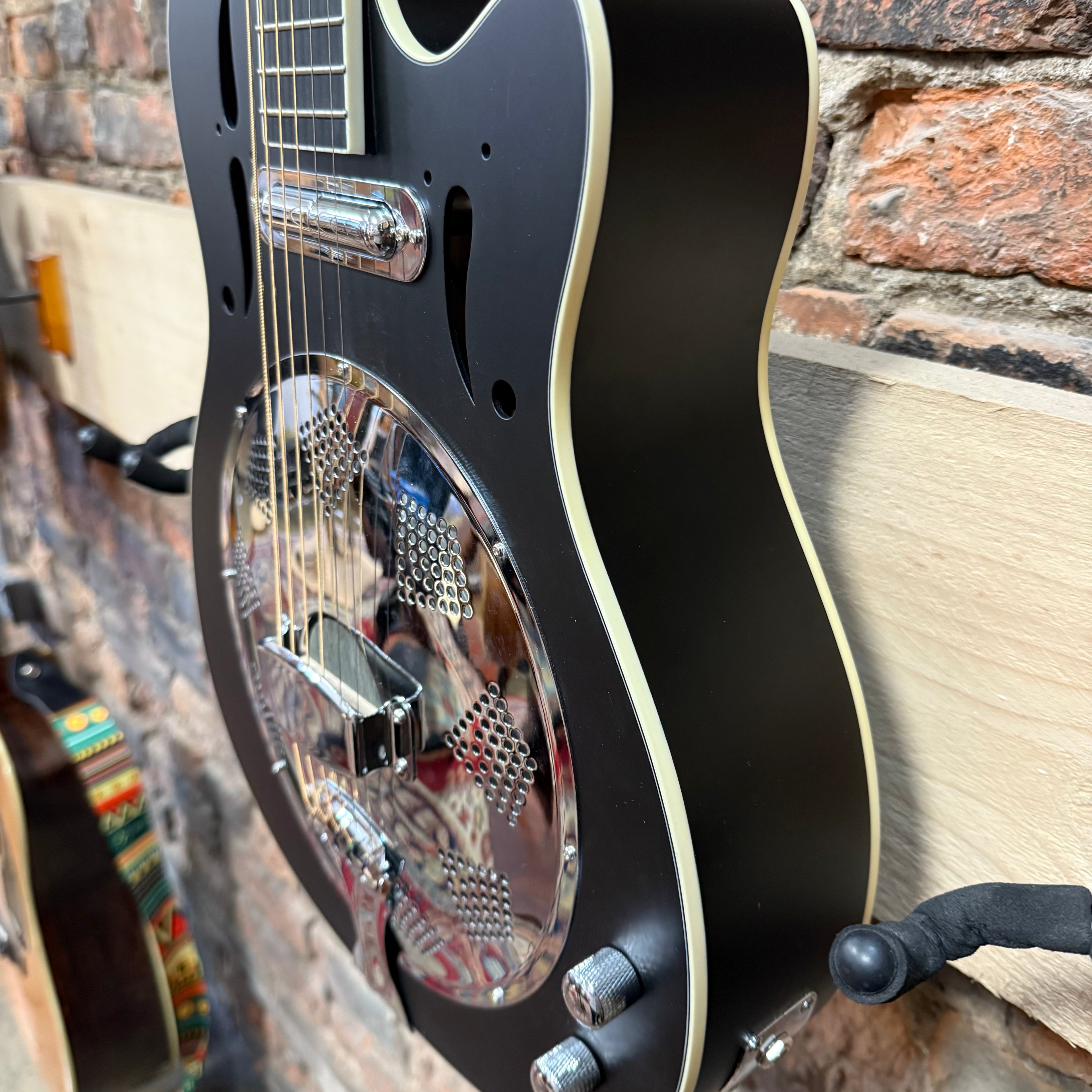 Ozark 3515E Resonator Guitar, Wooden Body, Electro Acoustic Cutaway