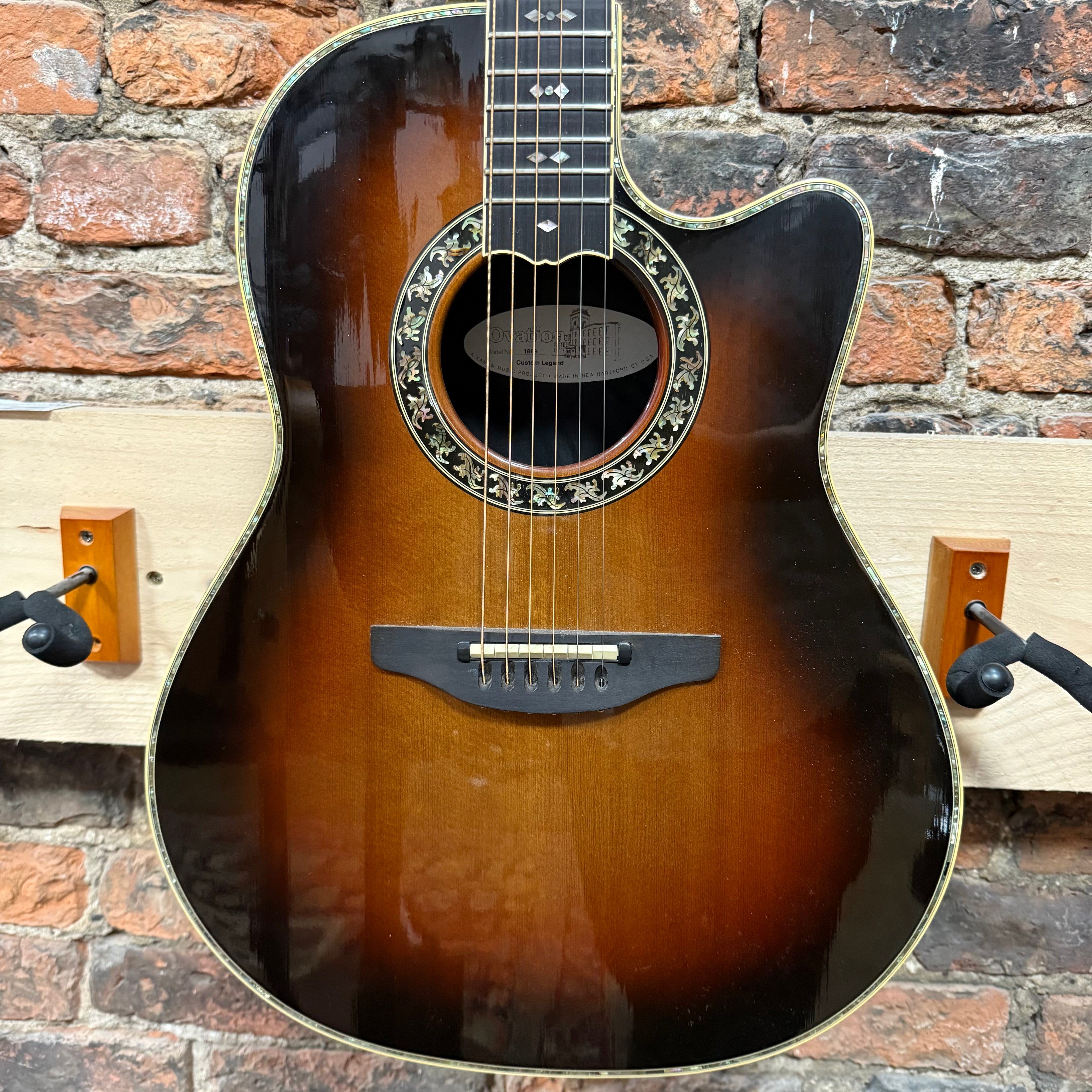 Ovation Custom Legend 1869 Pre-Loved
