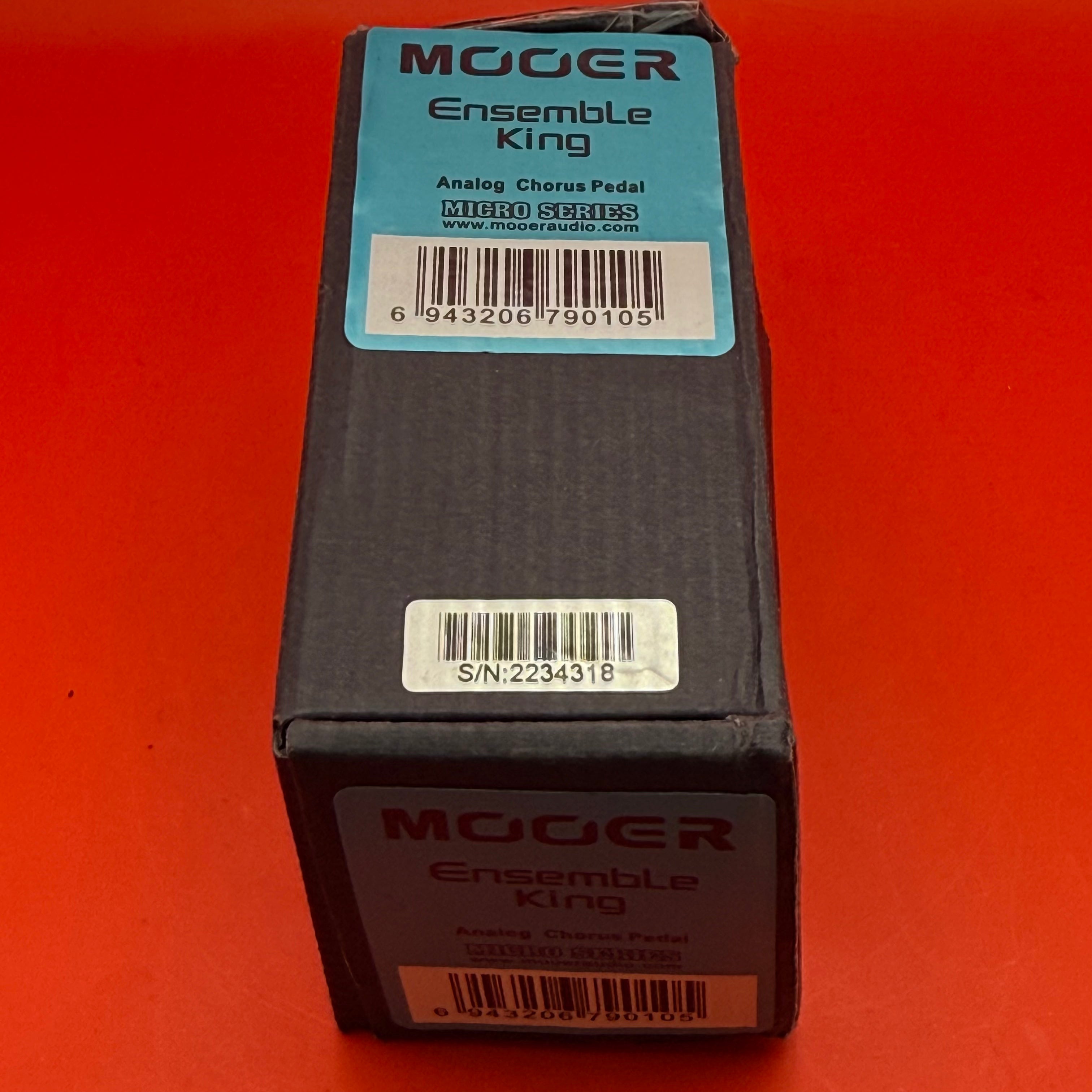 Moore Chorus Ensemble King Pre-Loved