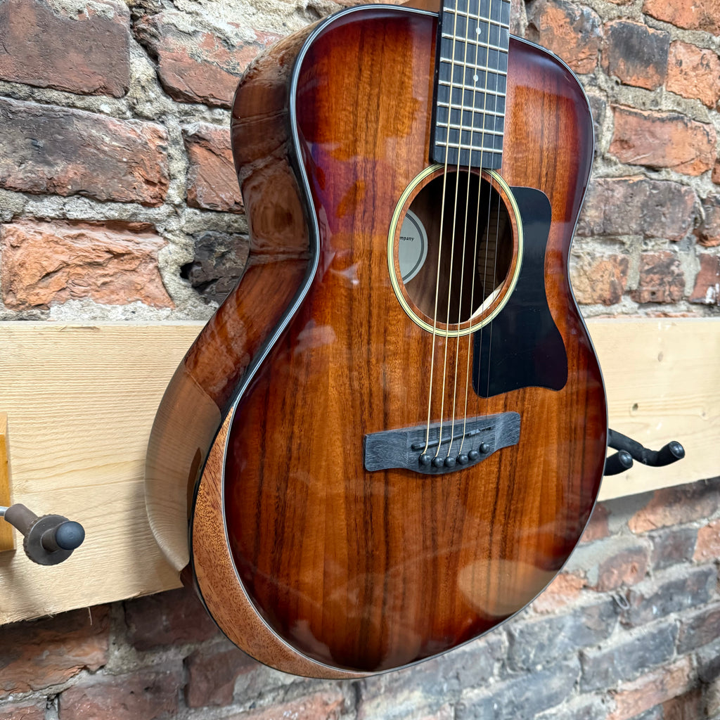 Adam Black O-2 E Koa Travel Guitar plus Bag