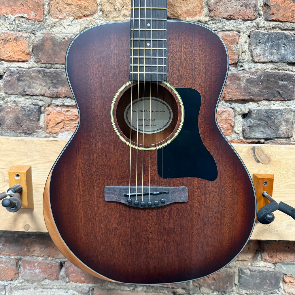 Adam Black O-2 Travel Guitar plus bag