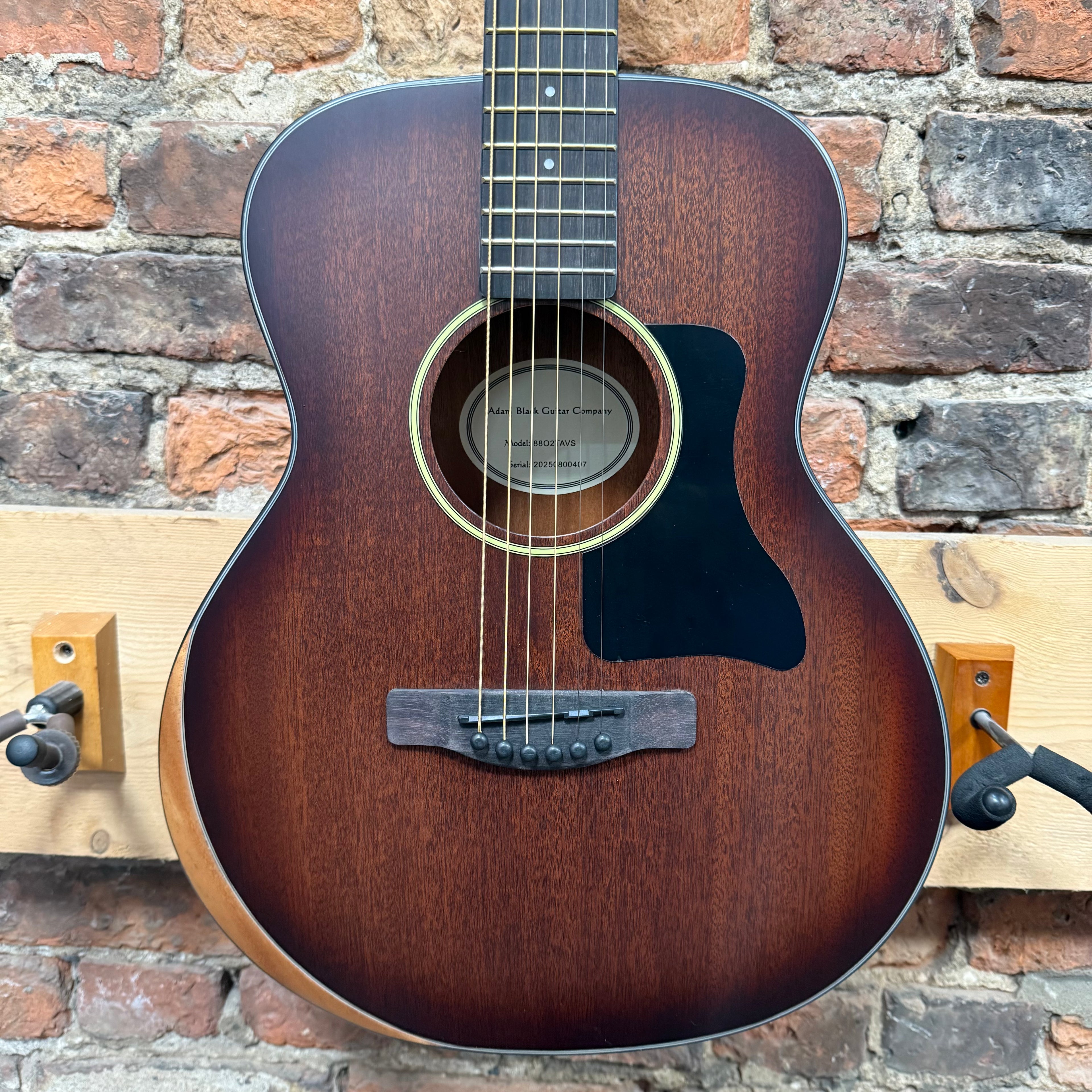 Adam Black O-2 Travel Guitar plus bag