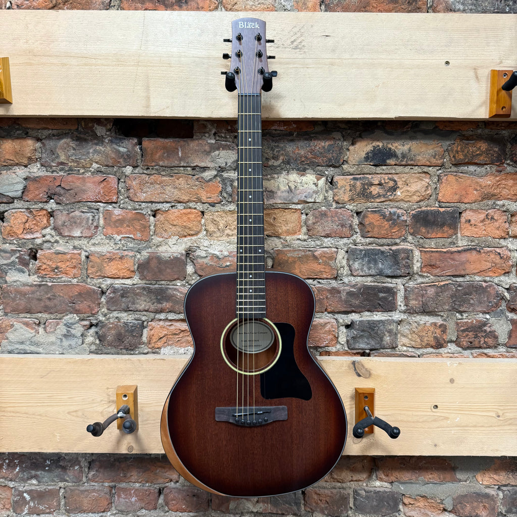 Adam Black O-2 Travel Guitar plus bag